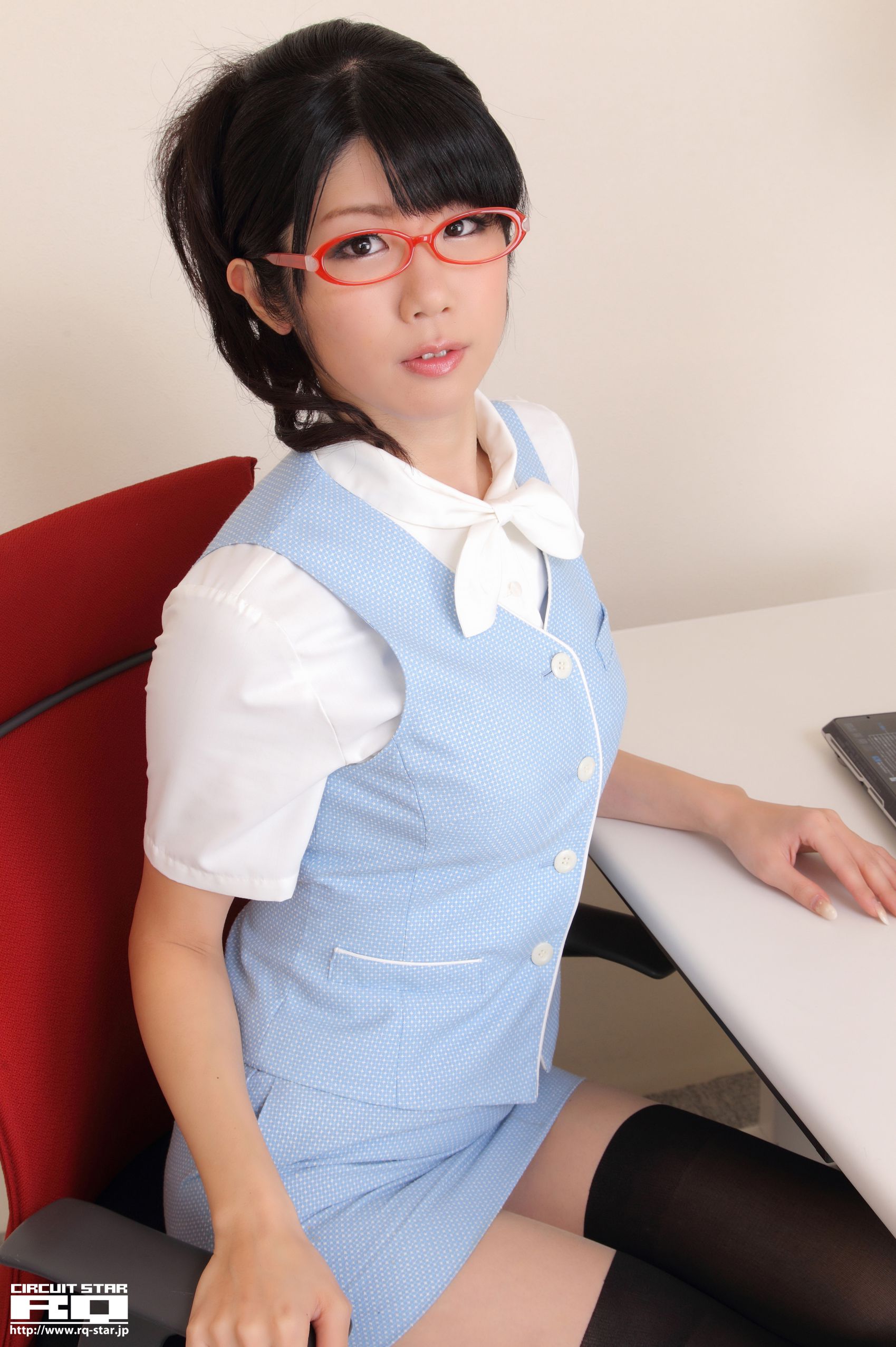 [RQ-STAR] NO.00614 Aoi Usami 宇佐美あおい Office Lady 写真集/(120P)