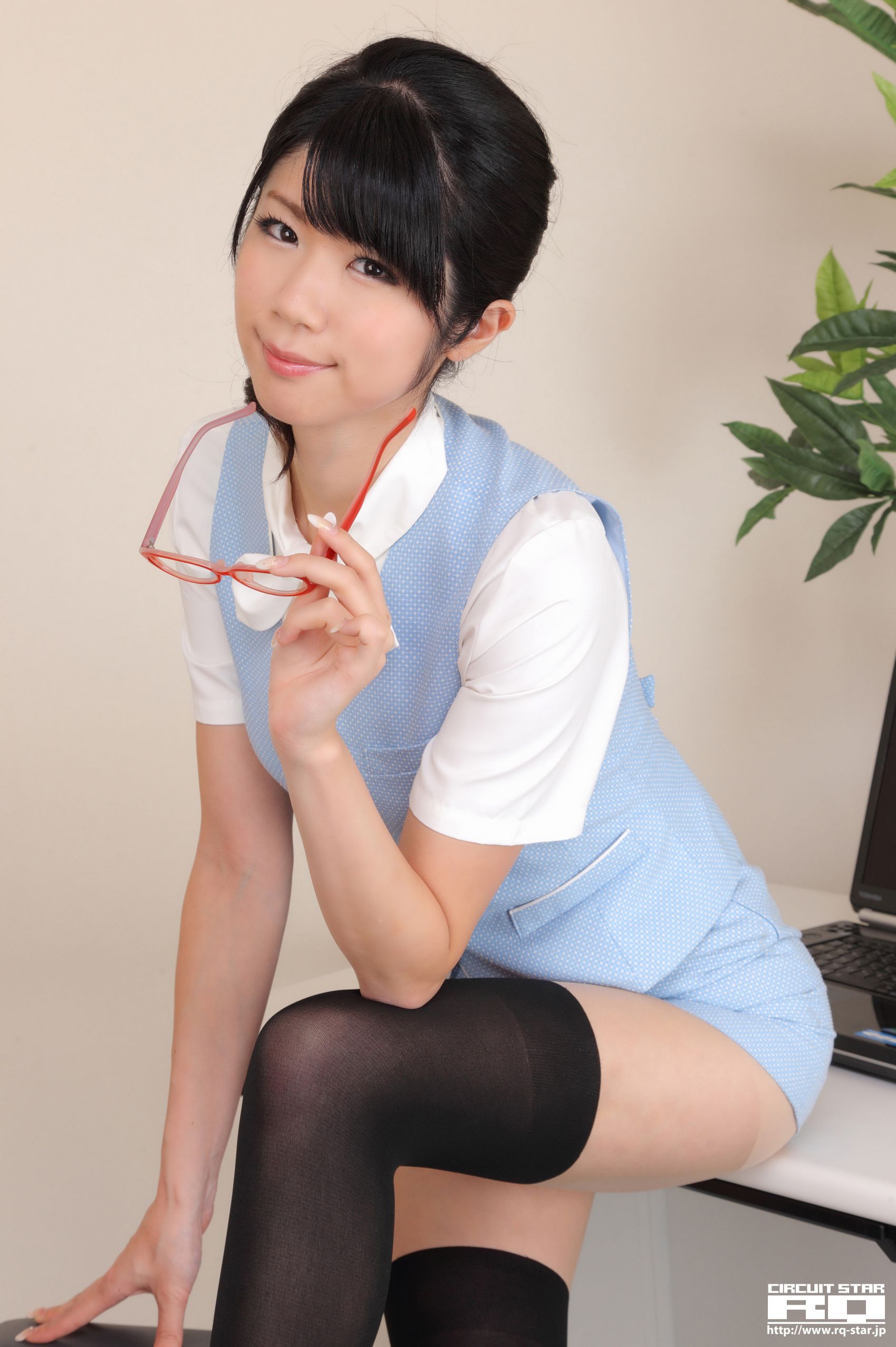 [RQ-STAR] NO.00614 Aoi Usami 宇佐美あおい Office Lady 写真集/(120P)