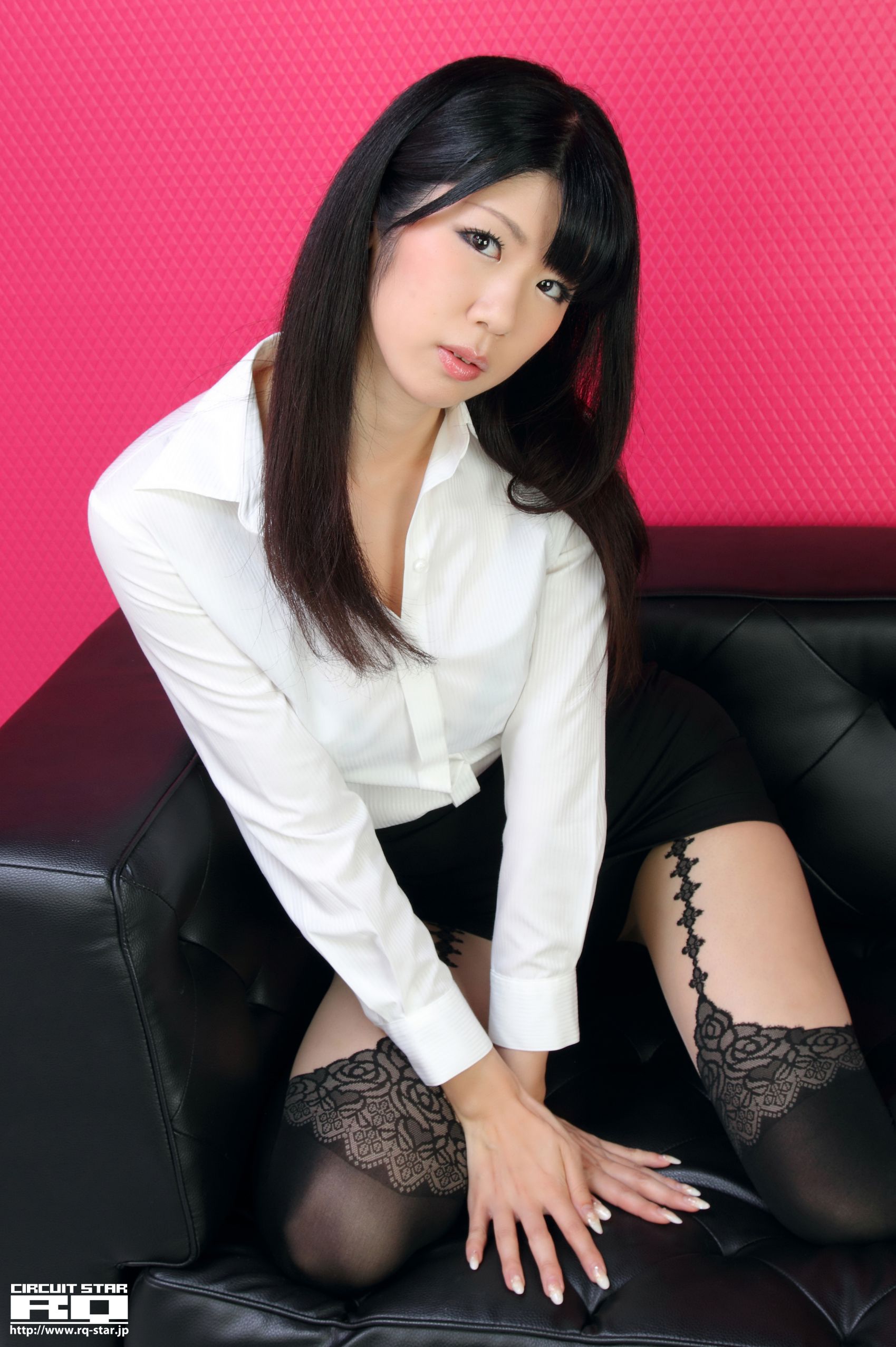 [RQ-STAR] NO.00618 Aoi Usami 宇佐美あおい Office Lady 写真集/(170P)