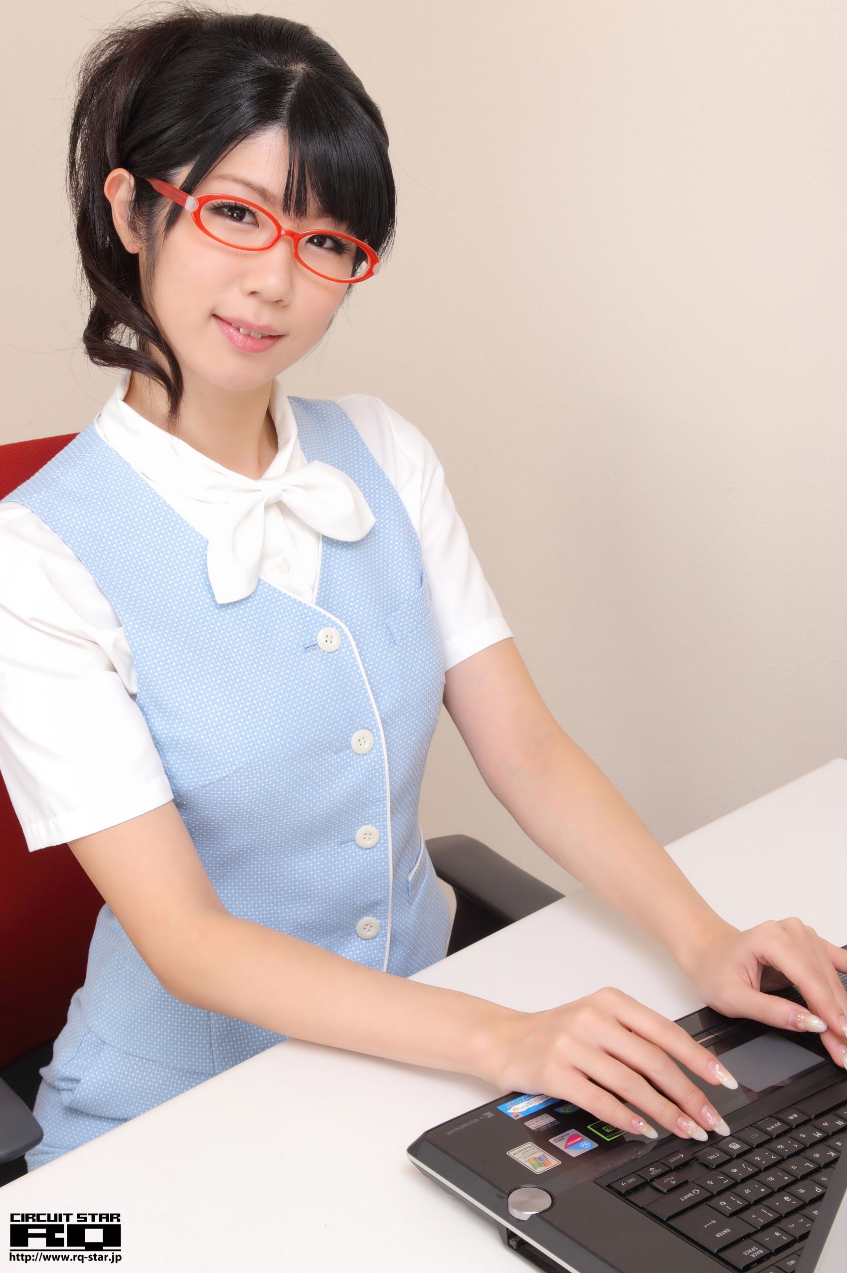 [RQ-STAR] NO.00614 Aoi Usami 宇佐美あおい Office Lady 写真集/(120P)