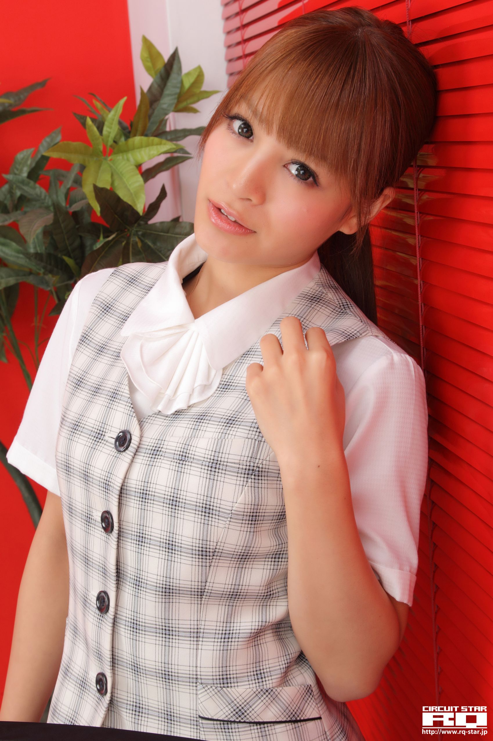 [RQ-STAR] NO.00589 Megumi Haruna 春菜めぐみ Office Lady 写真集/(100P)