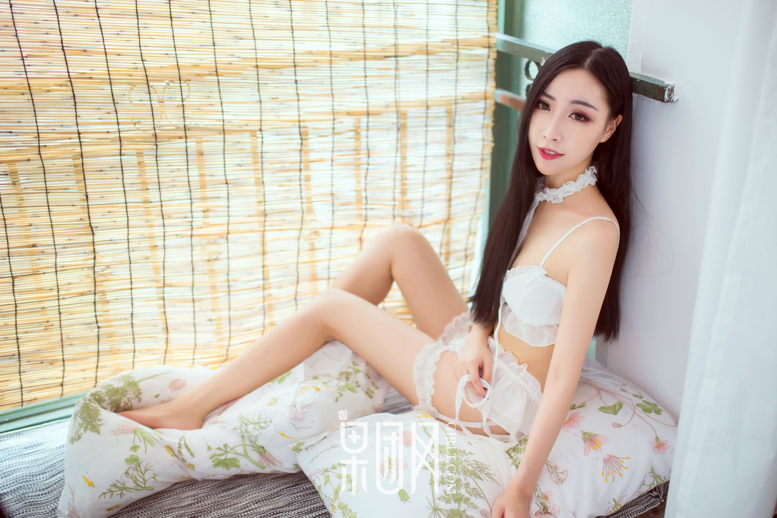 小雨《白丝美照》 [果团网Girlt] NO.099/(48P)