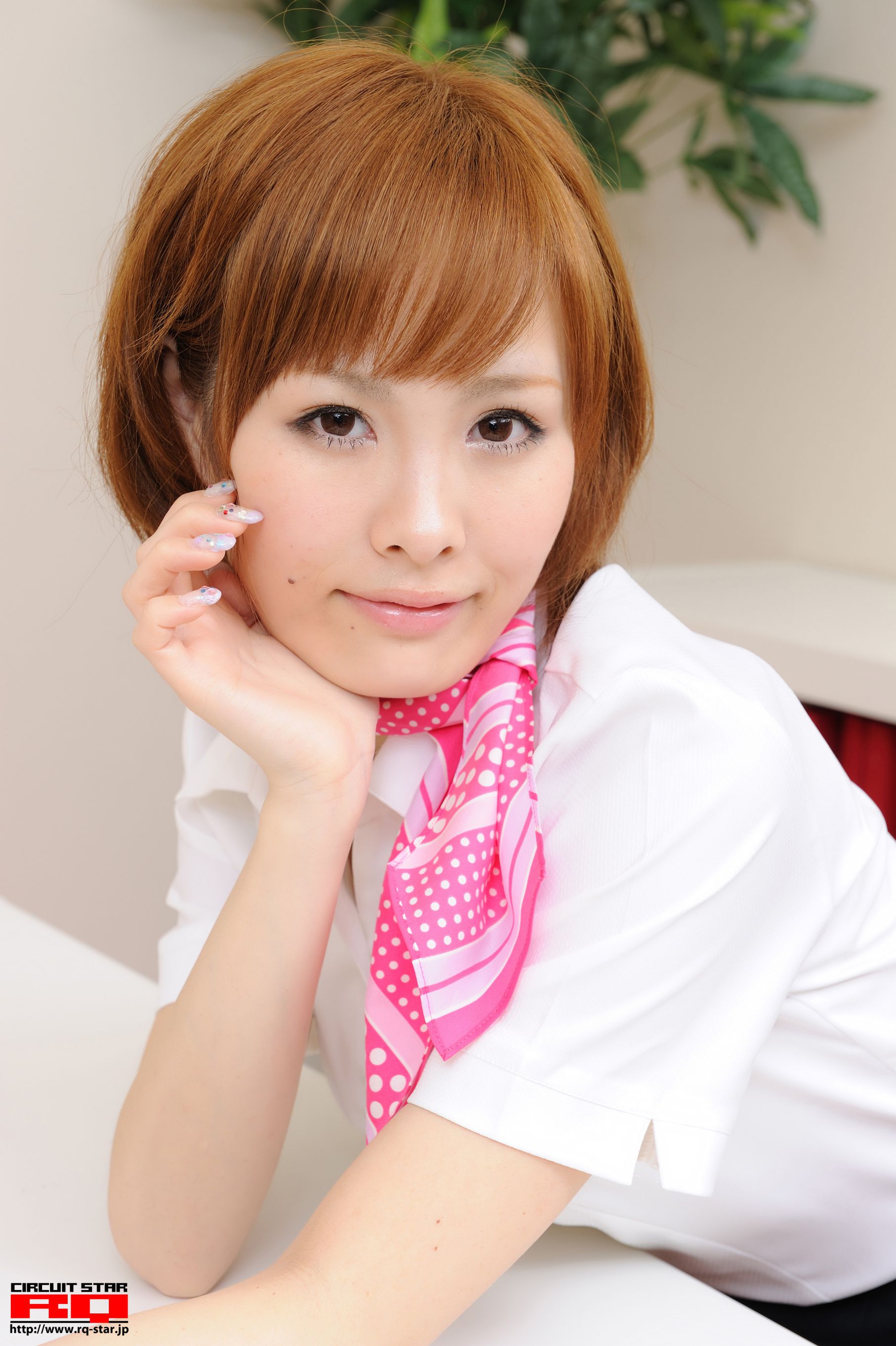 [RQ-STAR] NO.00484 倉持さゆ Office Lady 写真集/(88P)