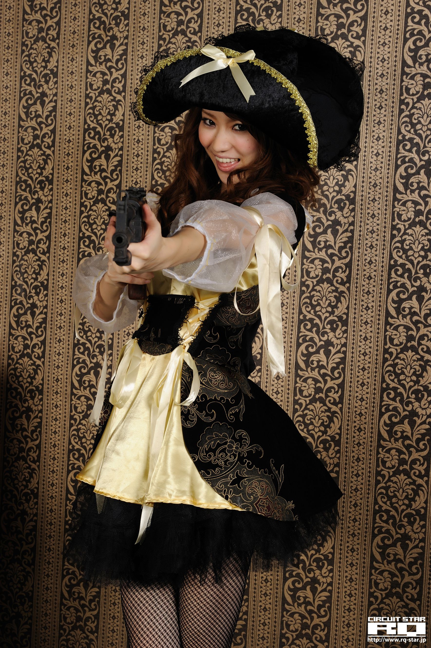 [RQ-STAR] NO.00417 Shihomi Ogoshi 小越しほみ Pirate Costume 丝袜美腿写真集/(71P)