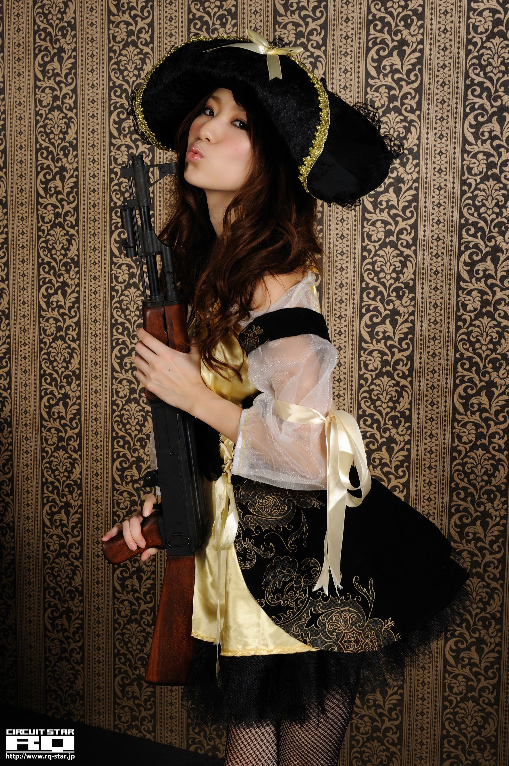 [RQ-STAR] NO.00417 Shihomi Ogoshi 小越しほみ Pirate Costume 丝袜美腿写真集/(71P)