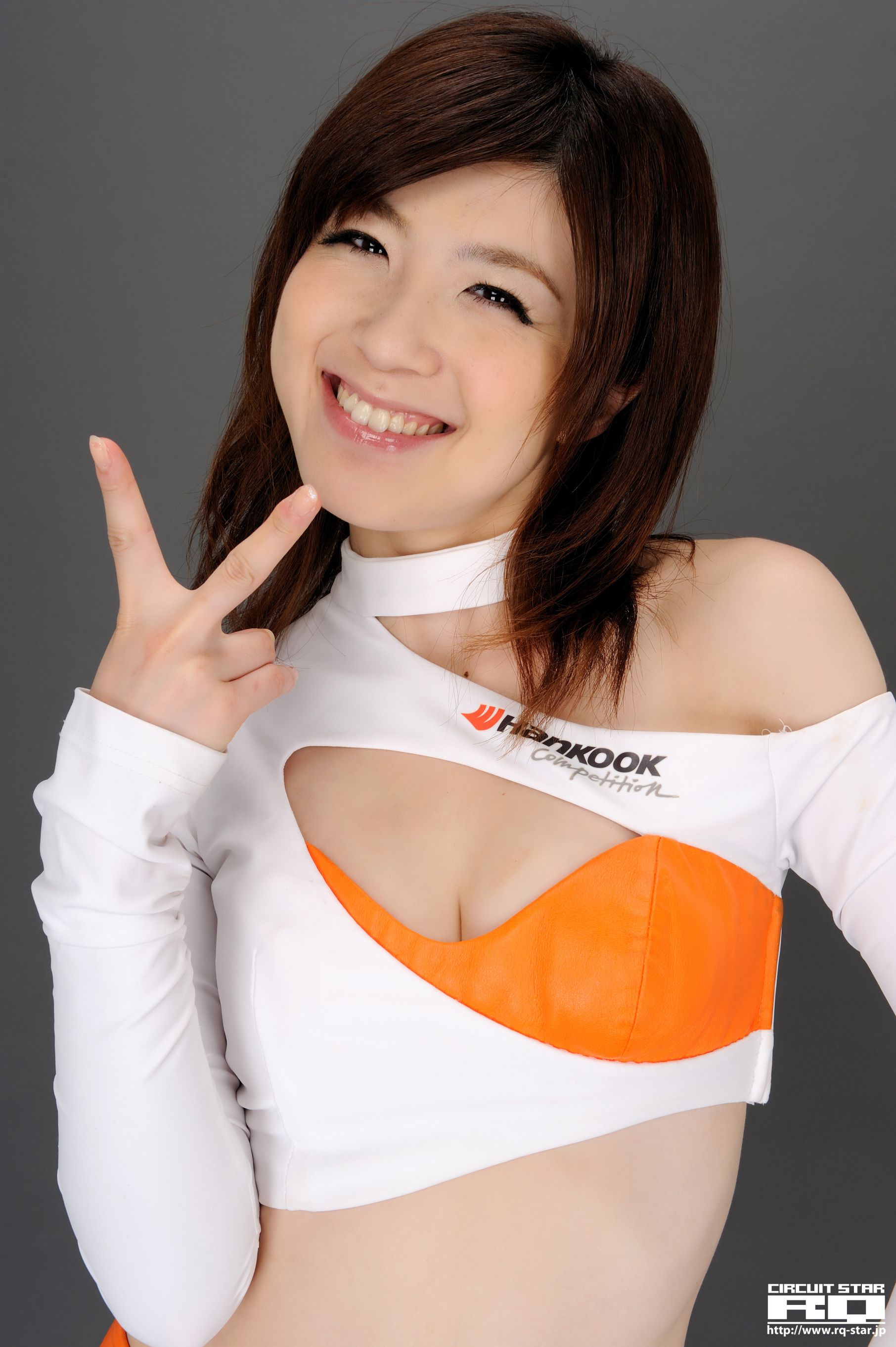 [RQ-STAR] NO.00364 荒木よし穂 Race Queen 写真集/(105P)