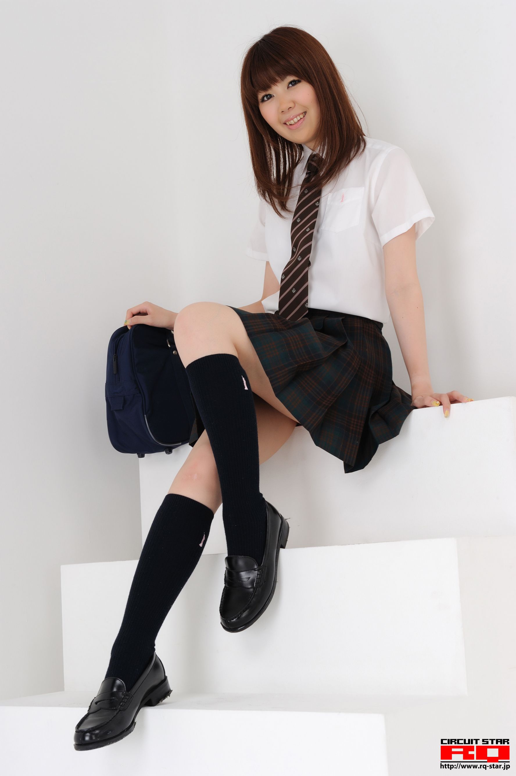 [RQ-STAR] NO.00378 生田晴香 School Girl 写真集/(119P)