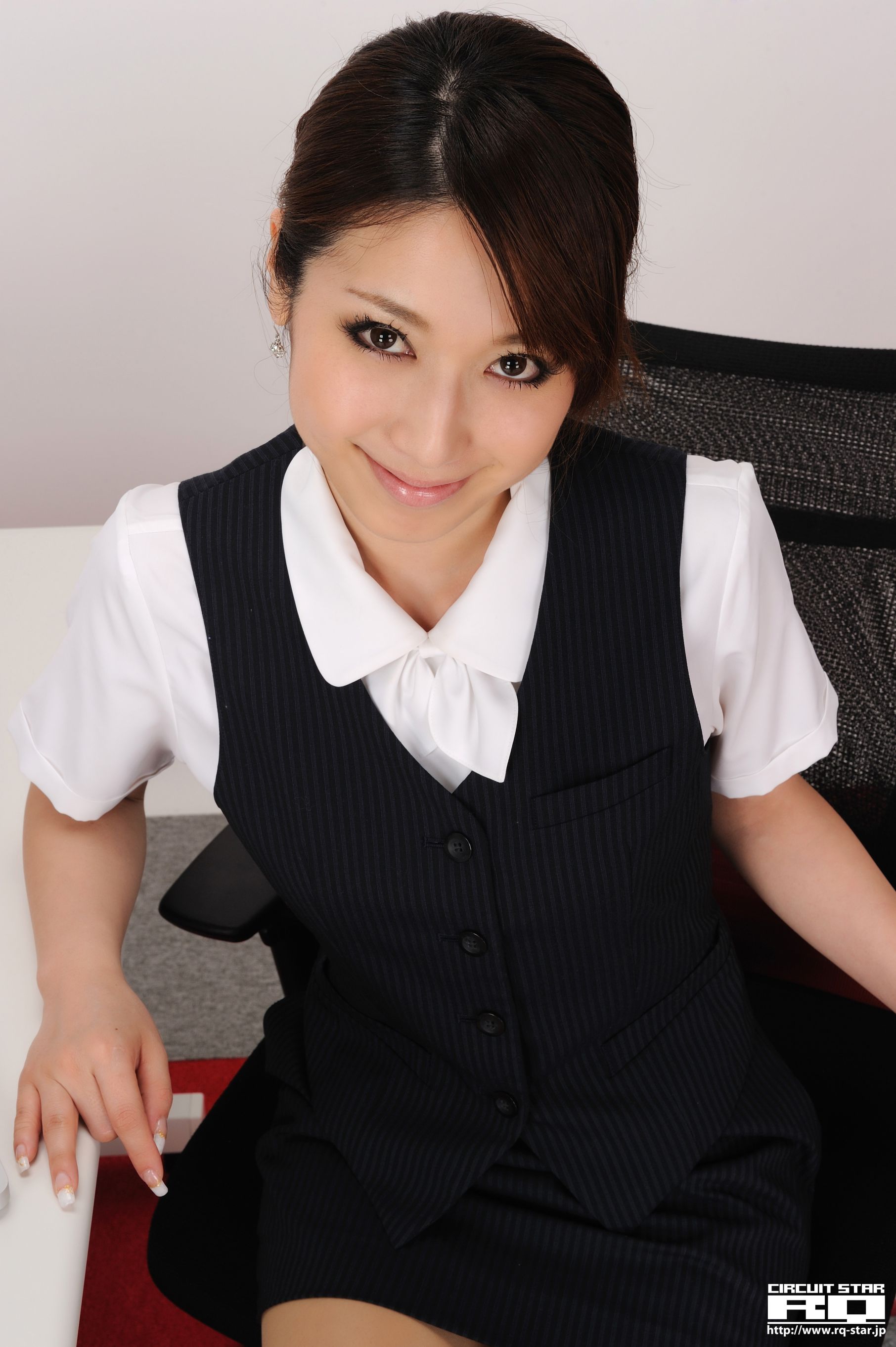 [RQ-STAR] NO.00294 Emi Shimizu 清水恵美 Office Lady 写真集/(160P)