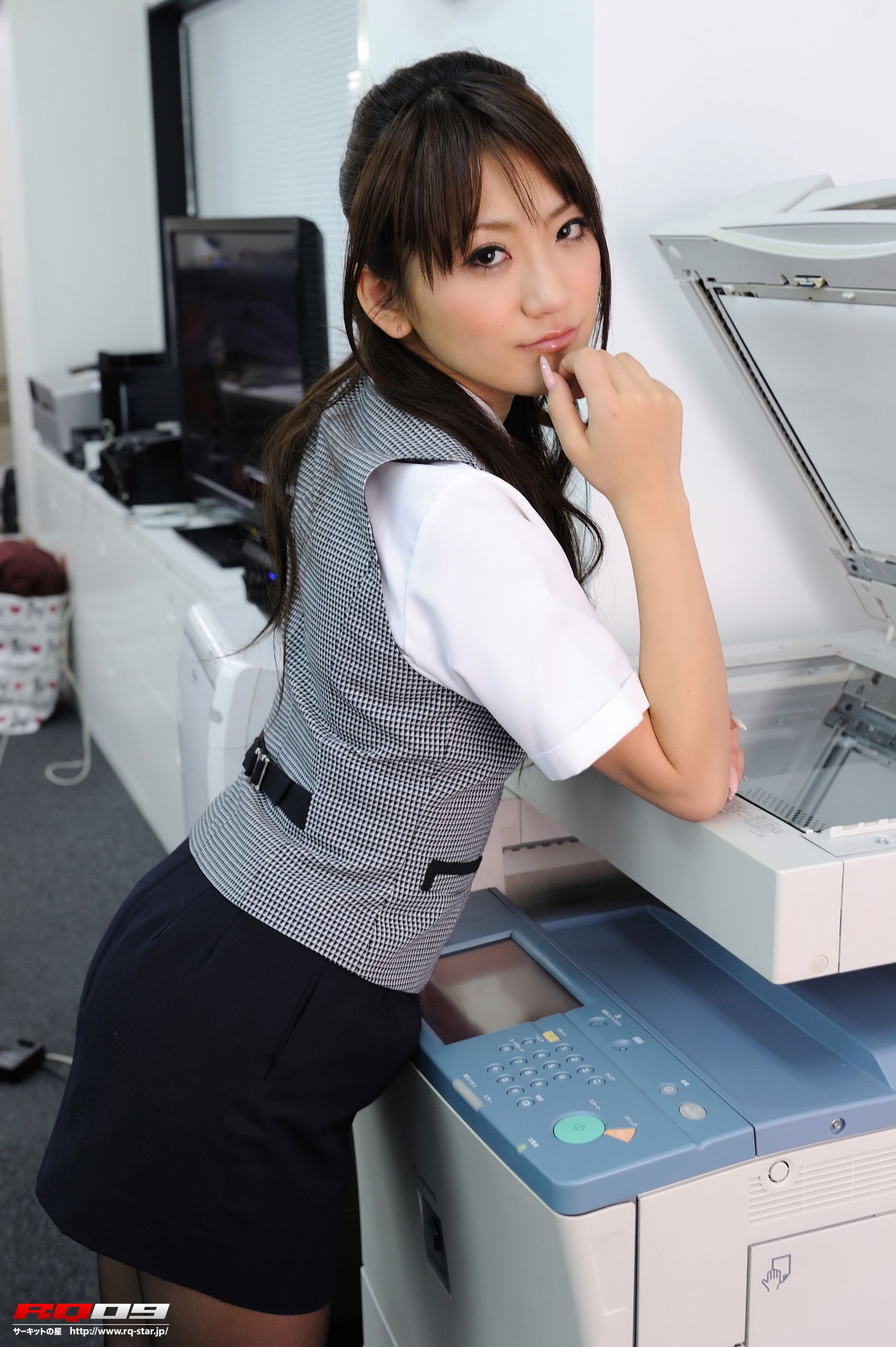 [RQ-STAR] NO.00248 Saki Kouzai 香西咲 Office Lady 写真集/(99P)