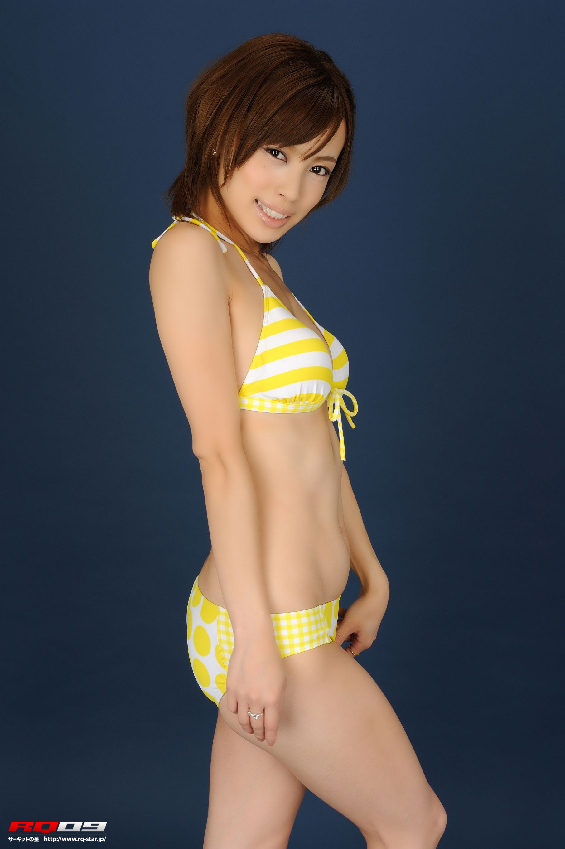 [RQ-STAR] NO.00185 Izumi Morita 森田泉美 Swim Suits 写真集/(102P)