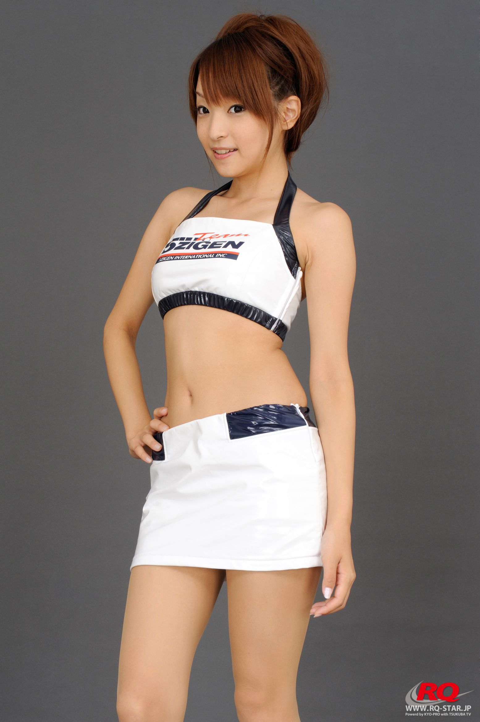 [RQ-STAR] NO.00080 Mio Aoki 青木未央 Race Queen – 2008 5Zigen  写真集/(99P)