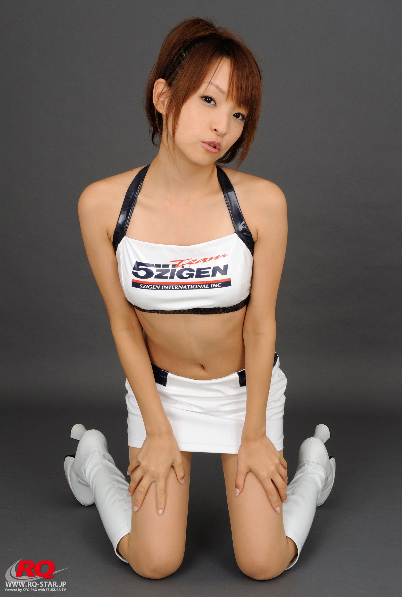 [RQ-STAR] NO.00080 Mio Aoki 青木未央 Race Queen – 2008 5Zigen  写真集/(99P)