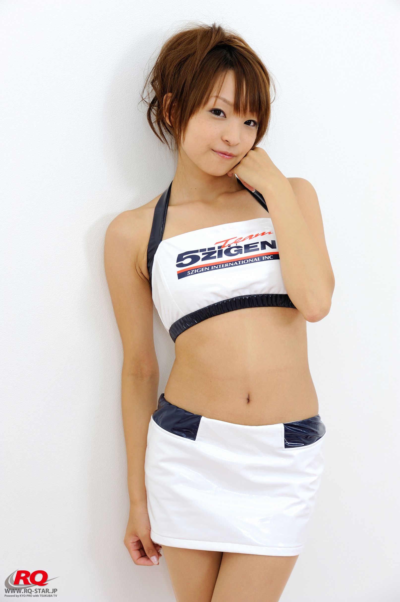 [RQ-STAR] NO.00085 Mio Aoki 青木未央 Race Queen – 2008 5Zigen 写真集/(43P)