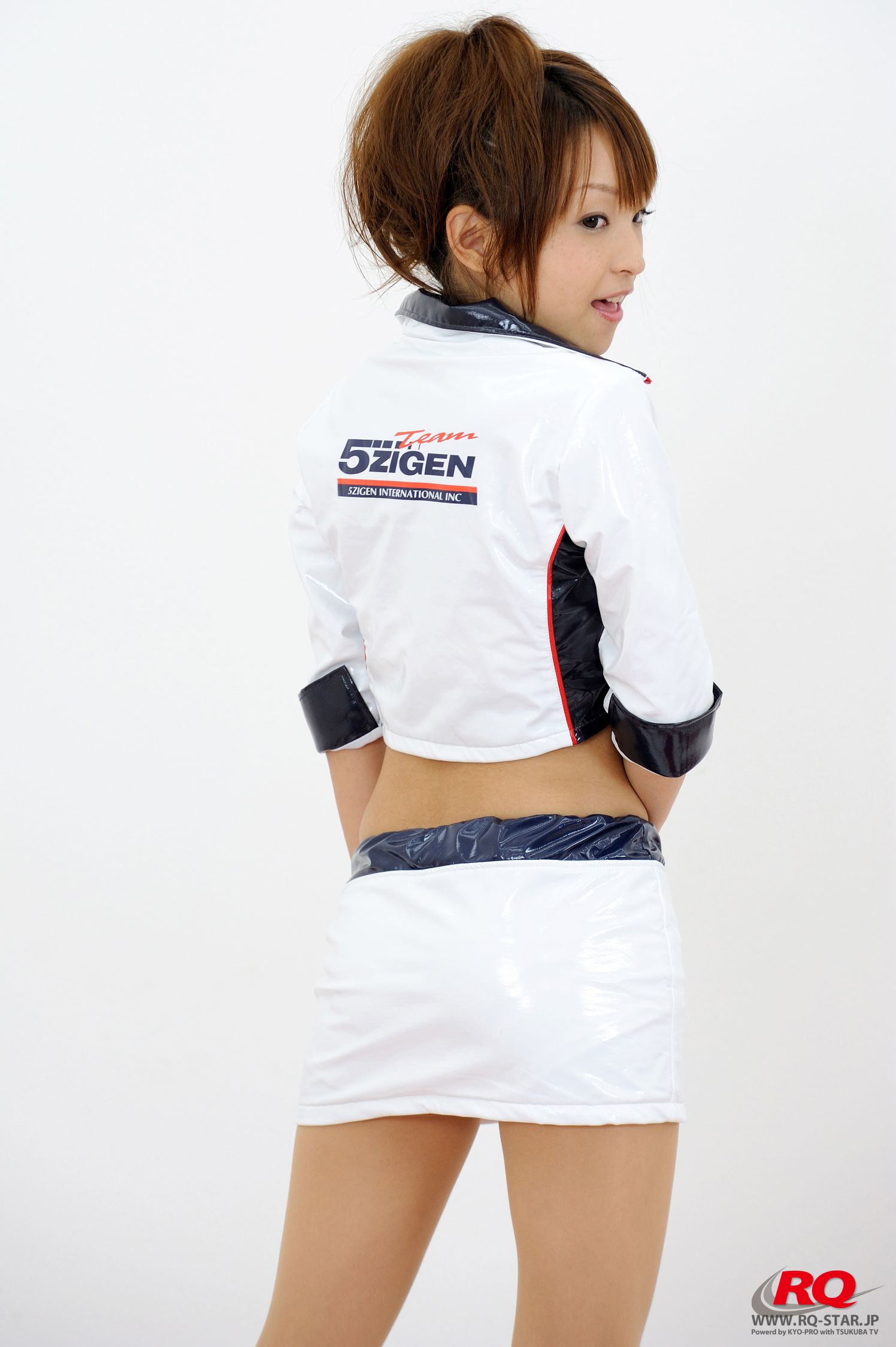 [RQ-STAR] NO.00085 Mio Aoki 青木未央 Race Queen – 2008 5Zigen 写真集/(43P)