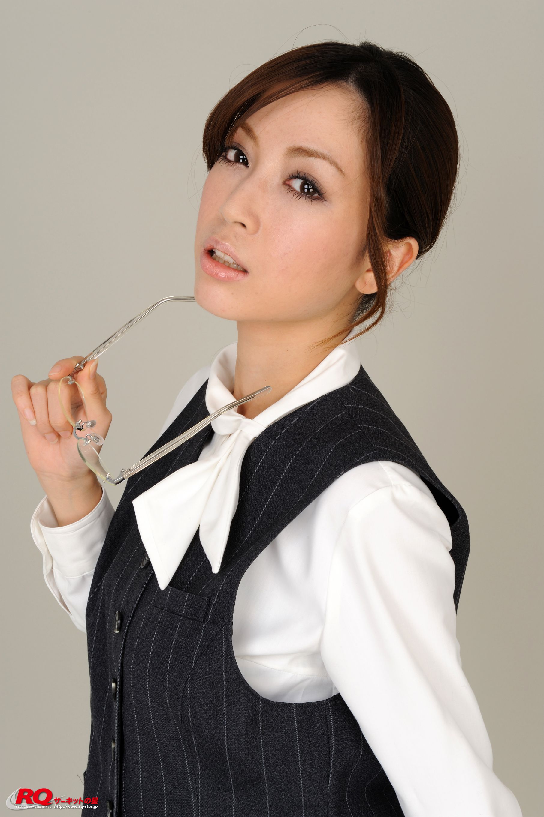 [RQ-STAR] NO.00117 Mayu Ohya 大矢真夕 Office Lady 写真集/(106P)