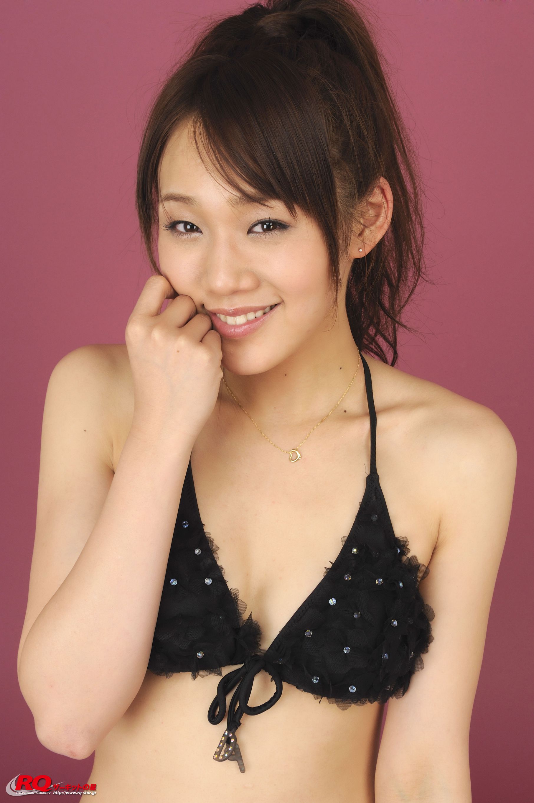 [RQ-STAR] NO.00126 Reina Fuchiwaki 淵脇レイナ Swim Suits – Black 写真集/(122P)