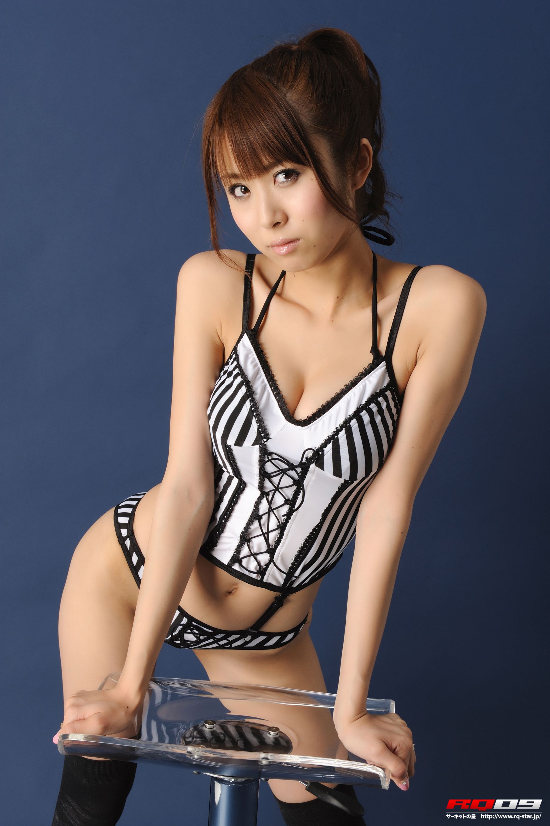 [RQ-STAR] NO.00134 我妻早央 Swim Suits – Black x White 写真集/(174P)