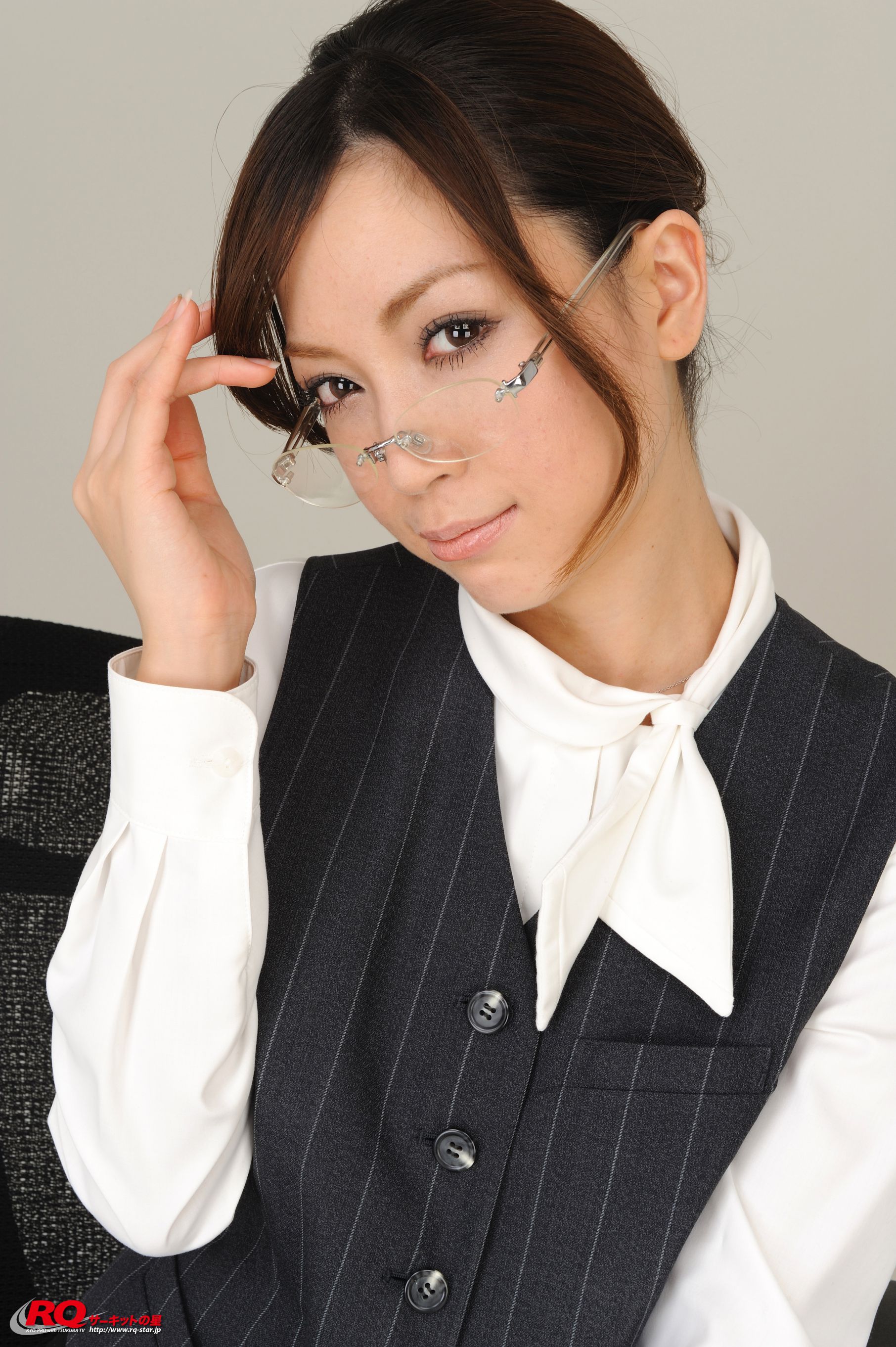 [RQ-STAR] NO.00117 Mayu Ohya 大矢真夕 Office Lady 写真集/(106P)