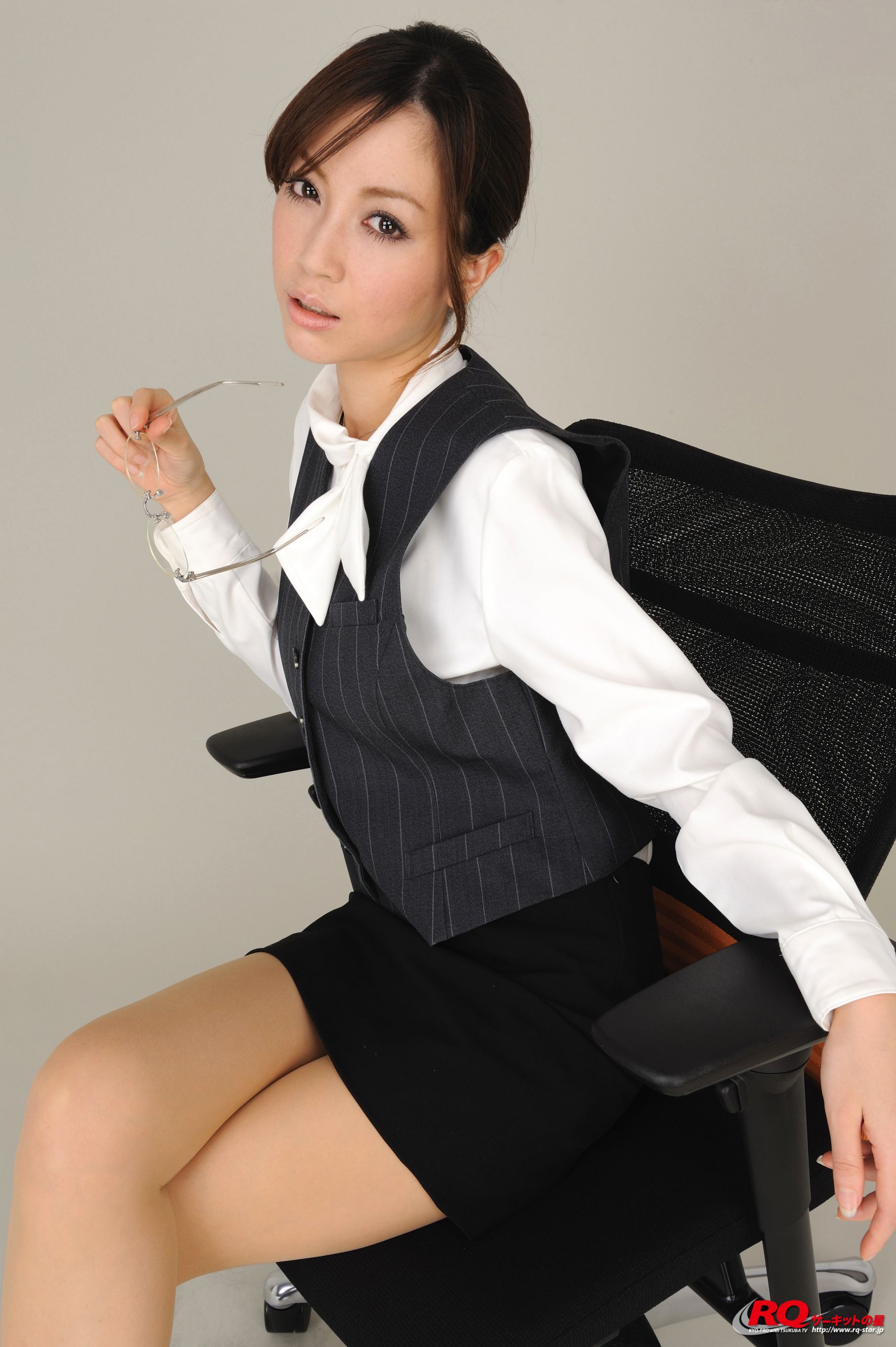 [RQ-STAR] NO.00117 Mayu Ohya 大矢真夕 Office Lady 写真集/(106P)