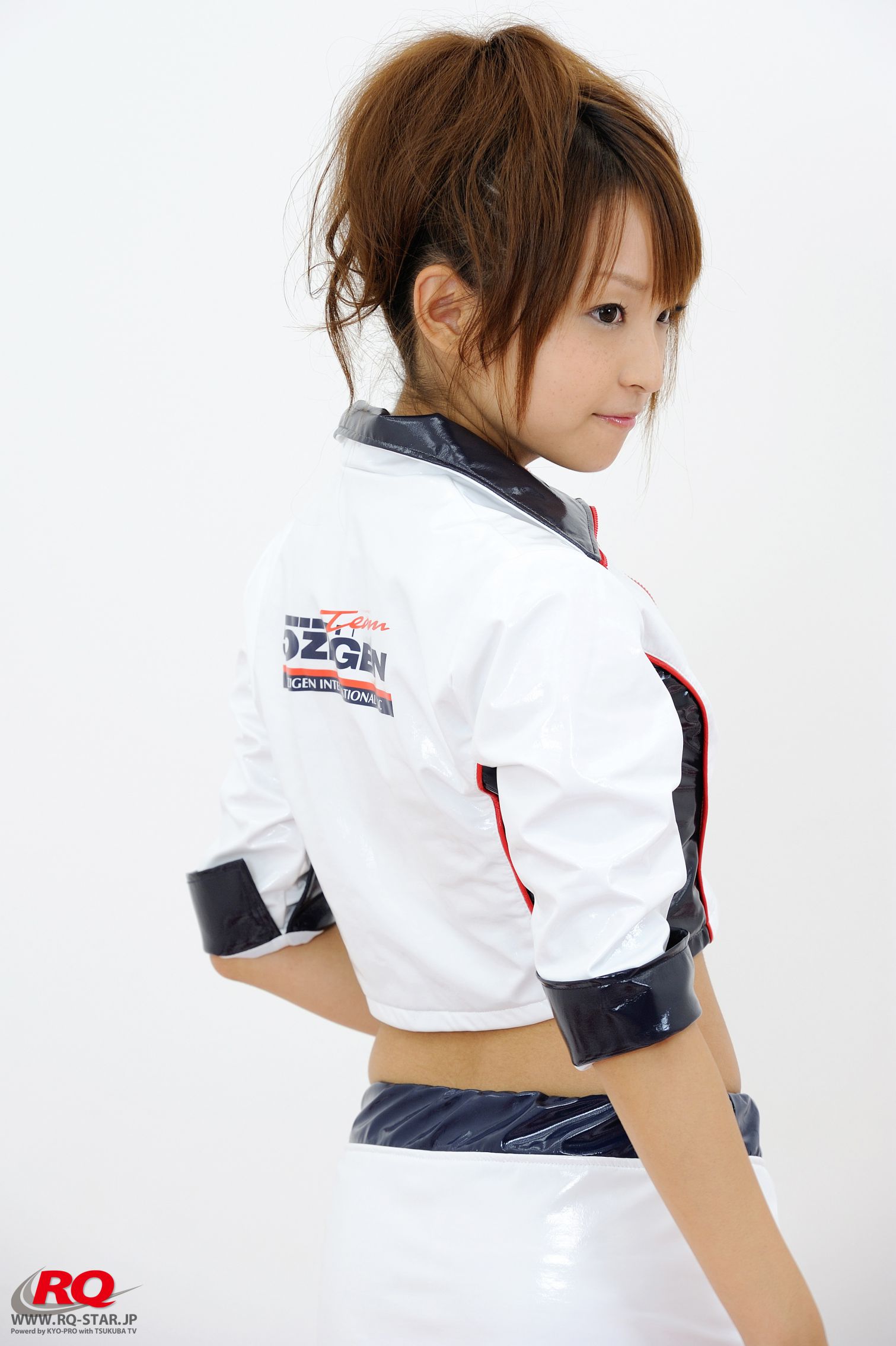 [RQ-STAR] NO.00085 Mio Aoki 青木未央 Race Queen – 2008 5Zigen 写真集/(43P)