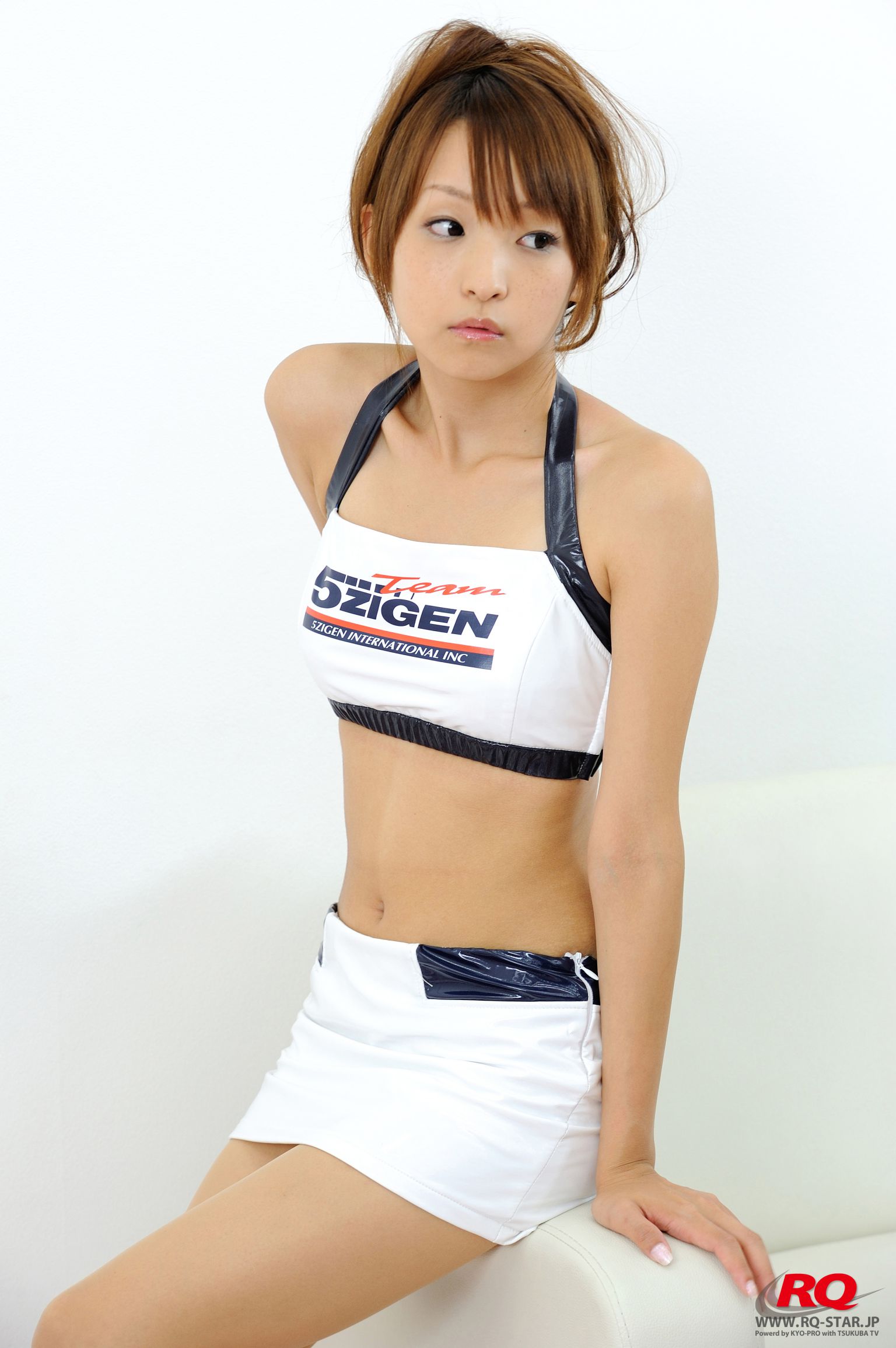 [RQ-STAR] NO.00085 Mio Aoki 青木未央 Race Queen – 2008 5Zigen 写真集/(43P)