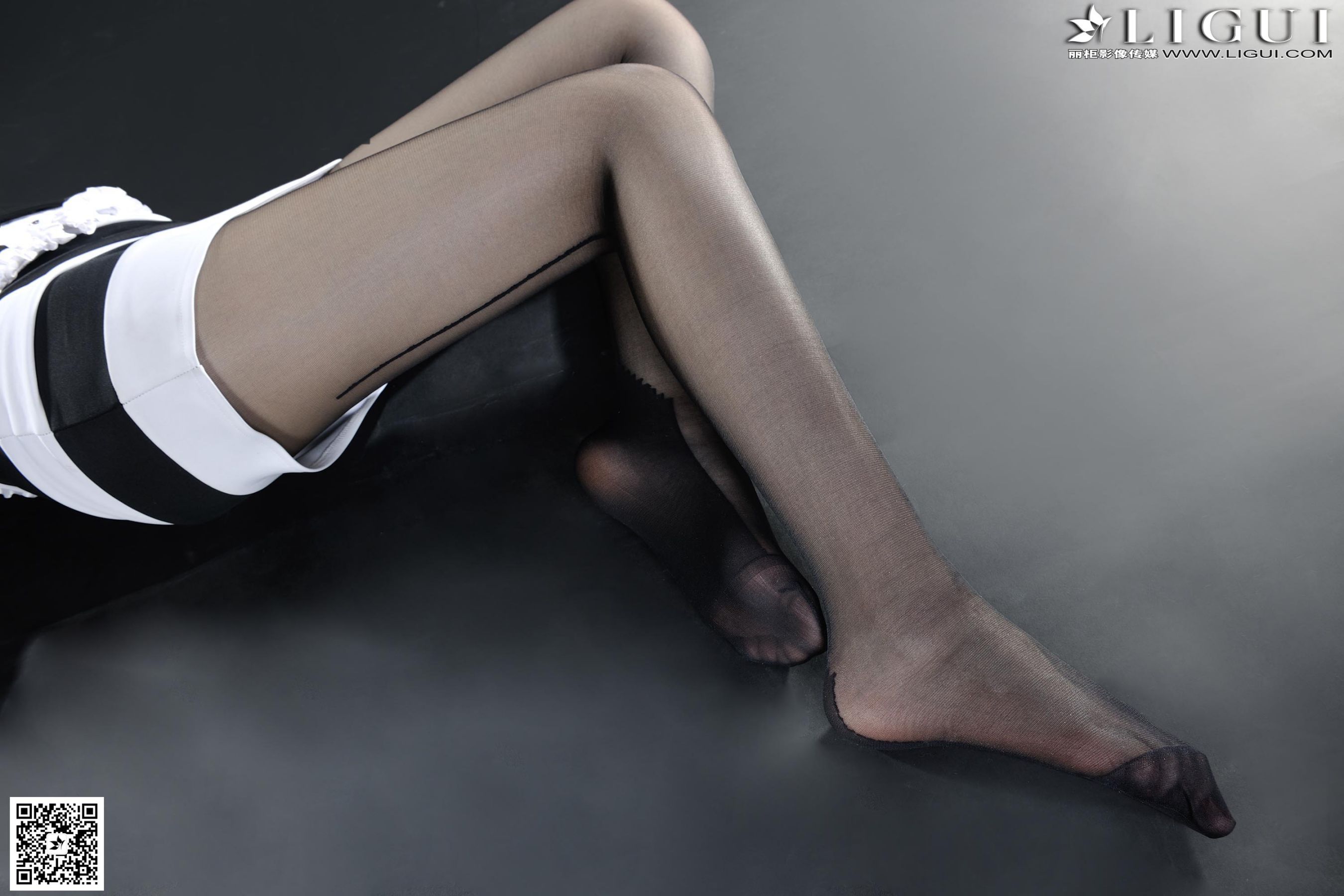 Model 菲菲《高贵黑丝丽人丝足》上中下全集 [丽柜LiGui] 美腿玉足写真图片/(104P)