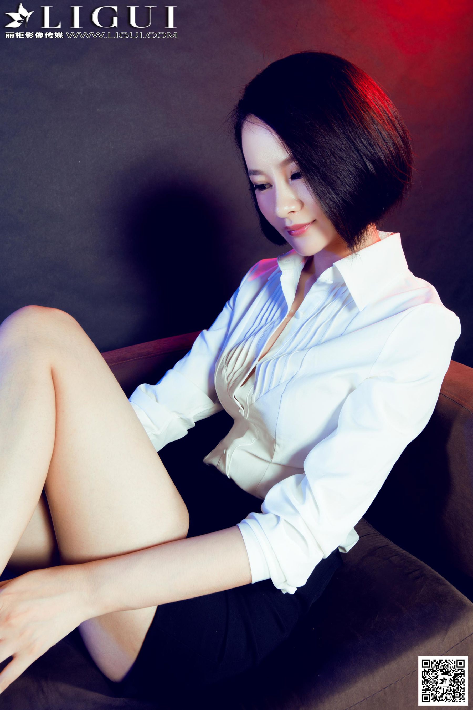 [丽柜LiGui] Model AMY《红高跟短发灰丝女郎》美腿玉足写真图片/(43P)
