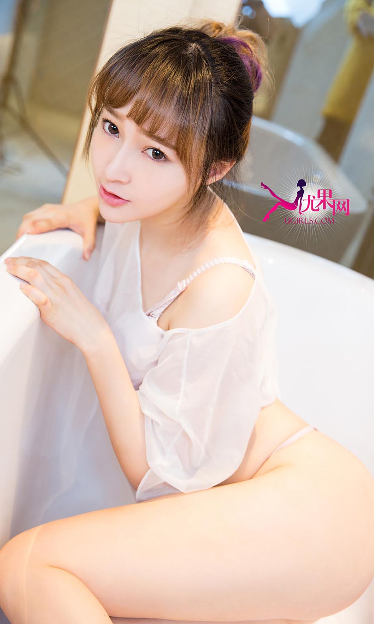 吴娇《你在偷偷爱着谁》 [爱尤物Ugirls] No.253/(40P)