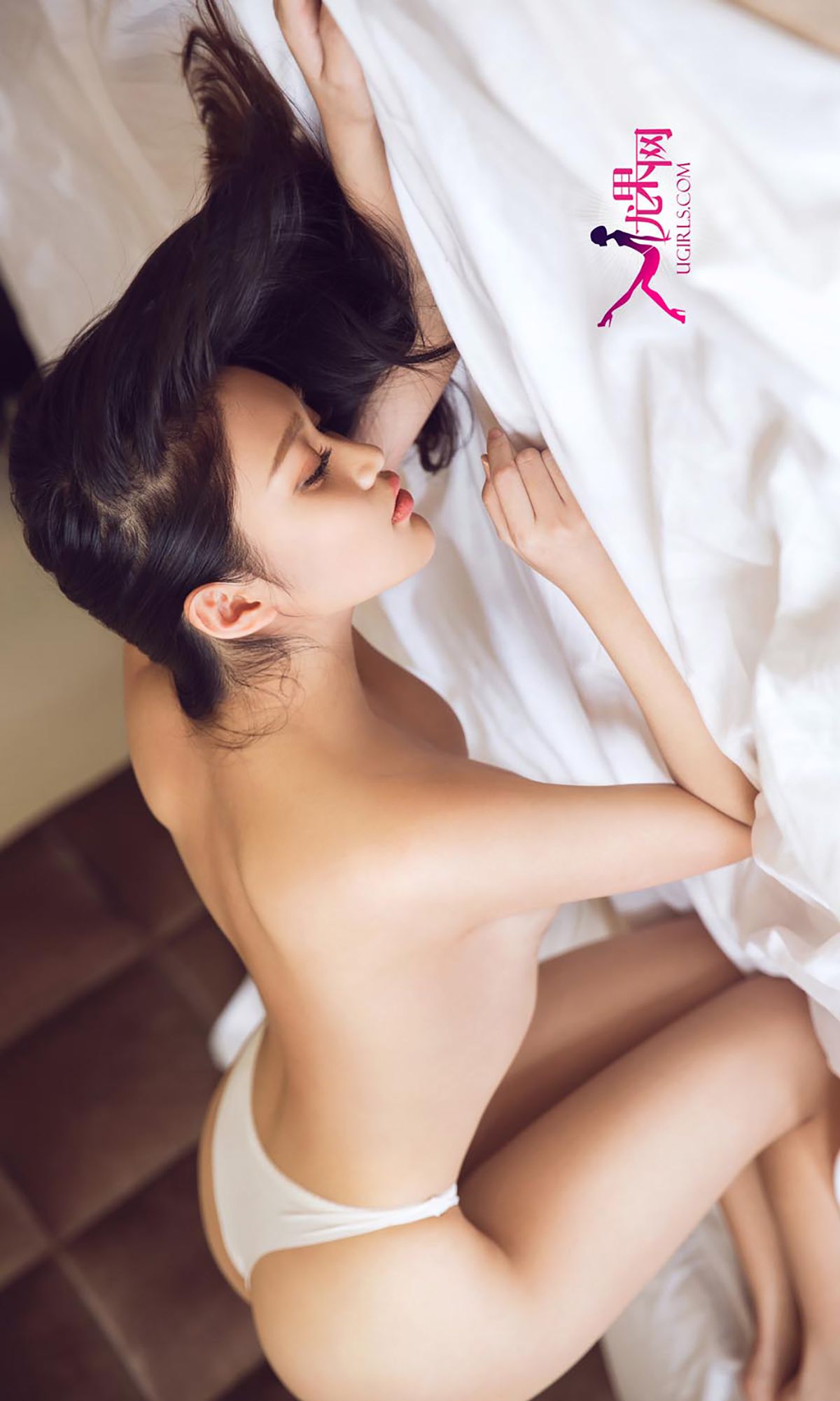 李允《轻熟女养成计划》 [爱尤物Ugirls] No.315/(40P)