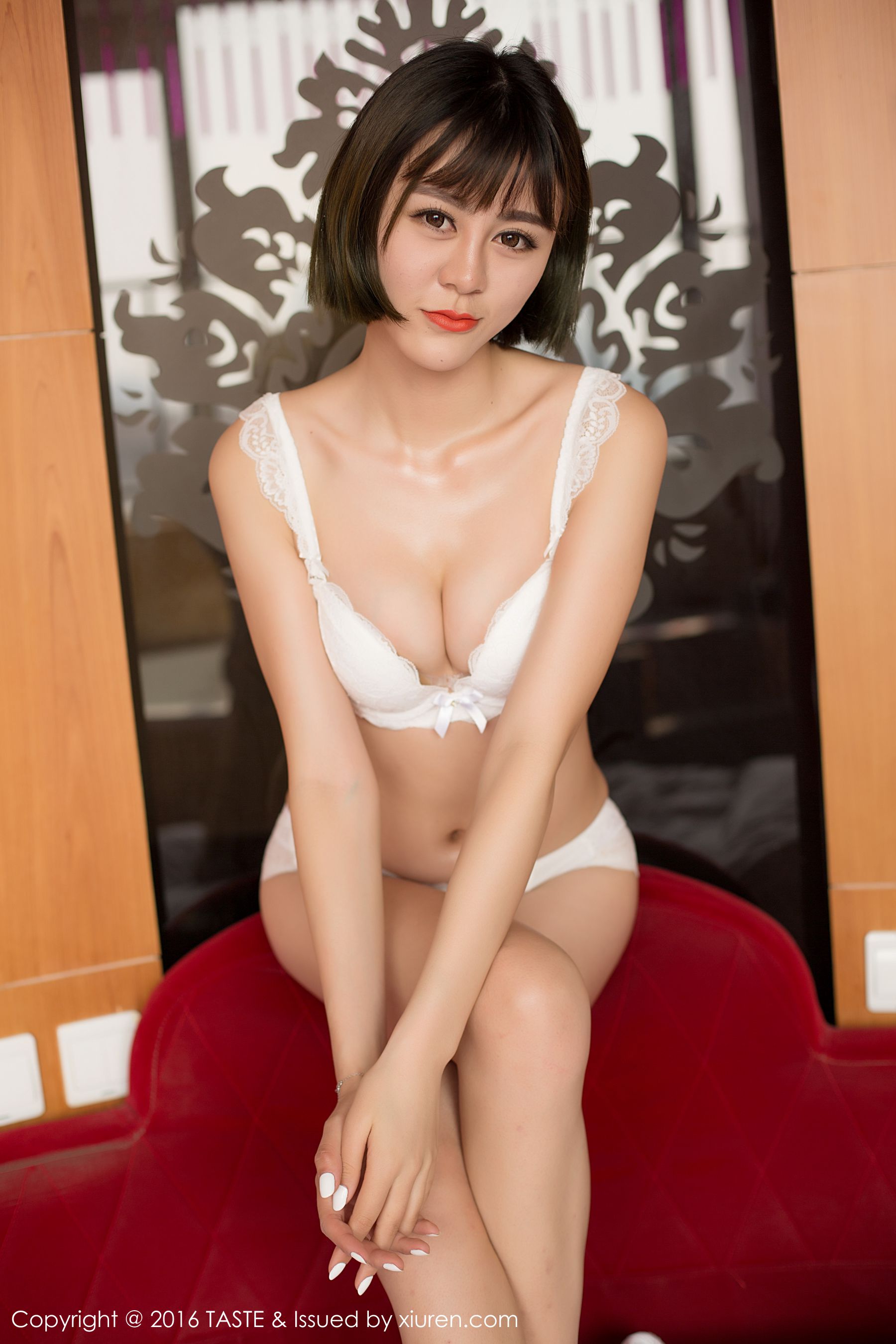 巨乳尤物汪萌萌 [TASTE顽味生活] Vol.010 写真集/(69P)