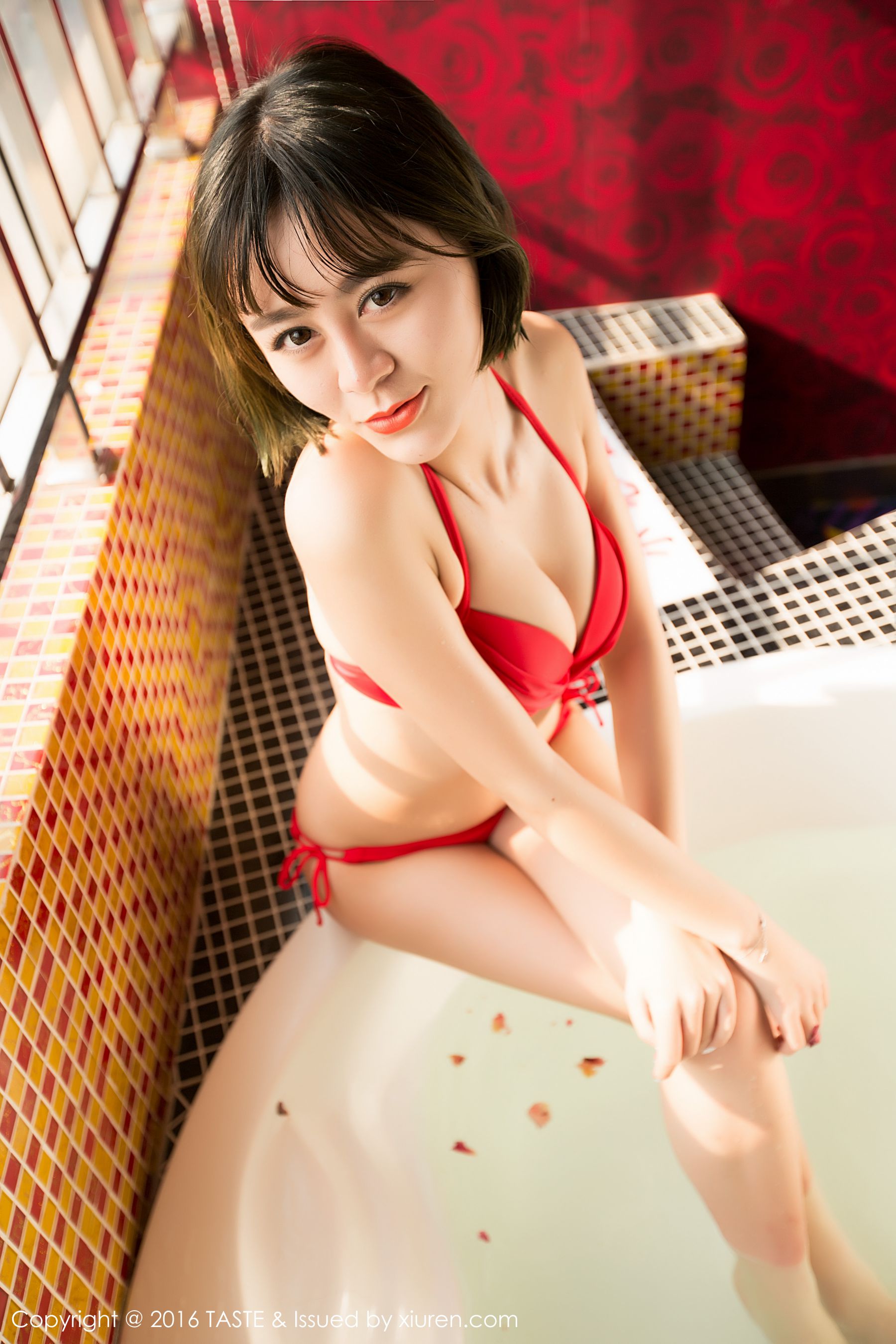 汪萌萌 《比基尼浴缸湿身》[TASTE顽味生活] Vol.014 写真集/(45P)