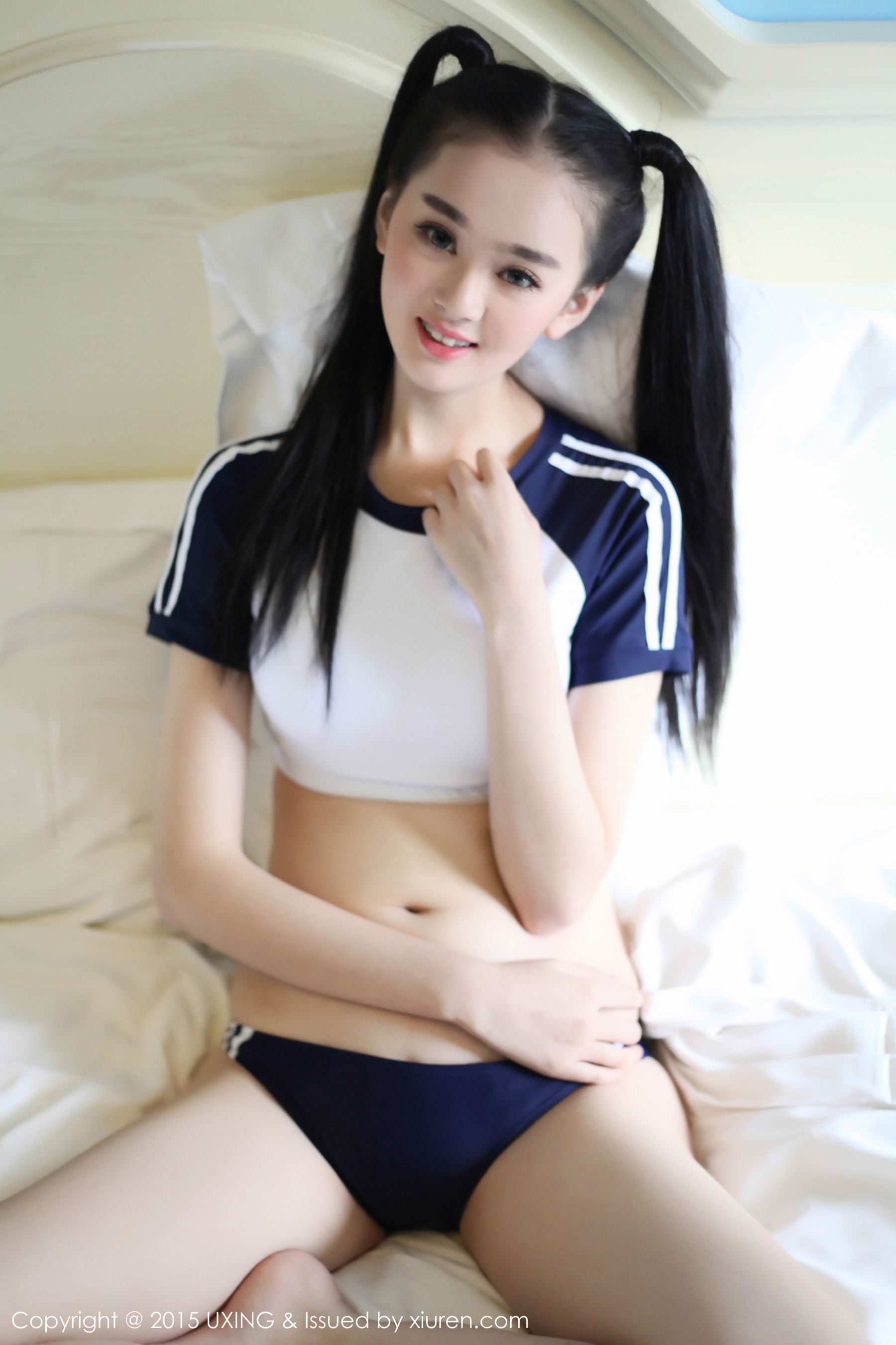 温馨baby - 极品美少女校服系列 [UXING优星馆] Vol.027 写真集/(44P)