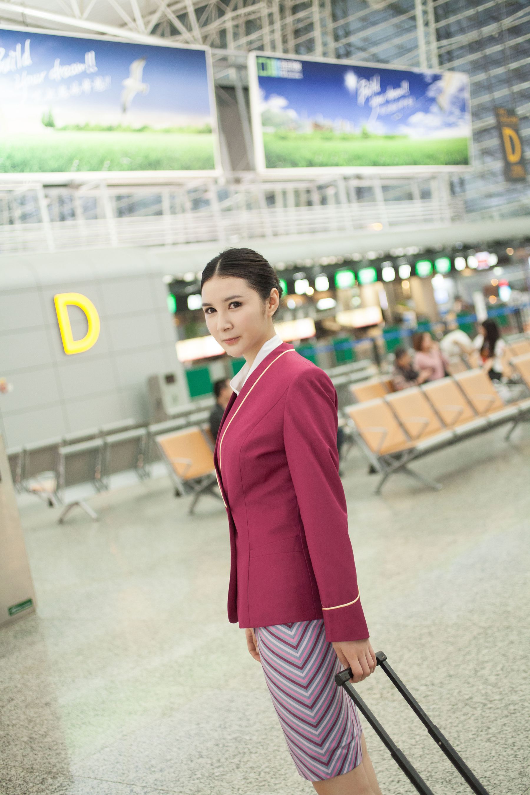 顾欣怡《空港迷失 空姐的私生活》（上） [TGOD推女神] 写真集/(75P)