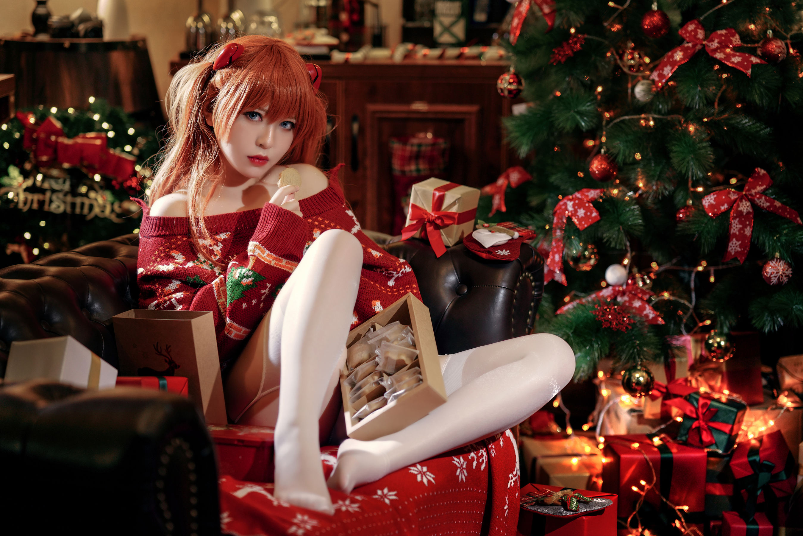 [网红COSER写真] 半半子 - 式波・ASUKA Christmas/(41P)