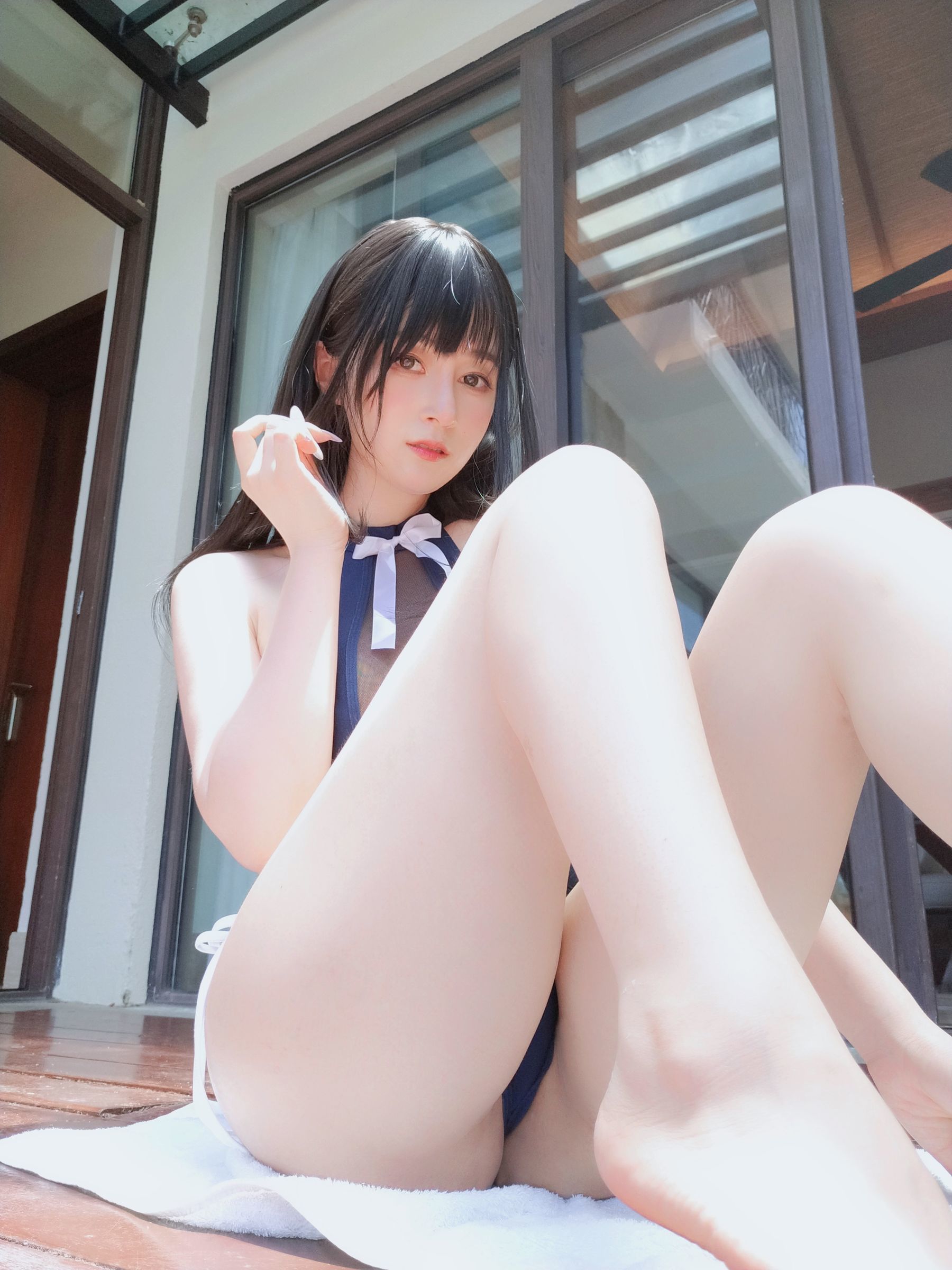 [网红COSER写真] Coser小姐姐白银 - 镂空泳衣/(87P)