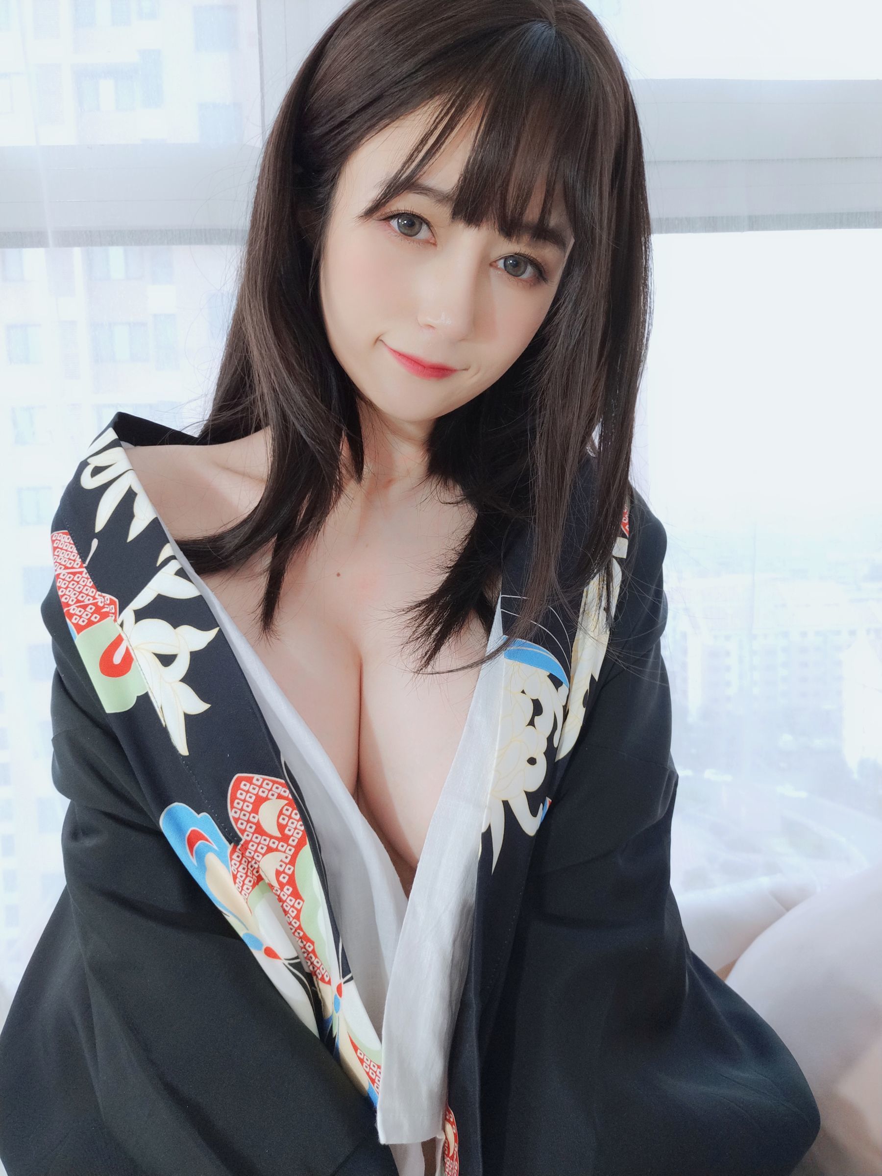 [网红COSER写真] Coser小姐姐白银 - 和服下的秘密/(50P)