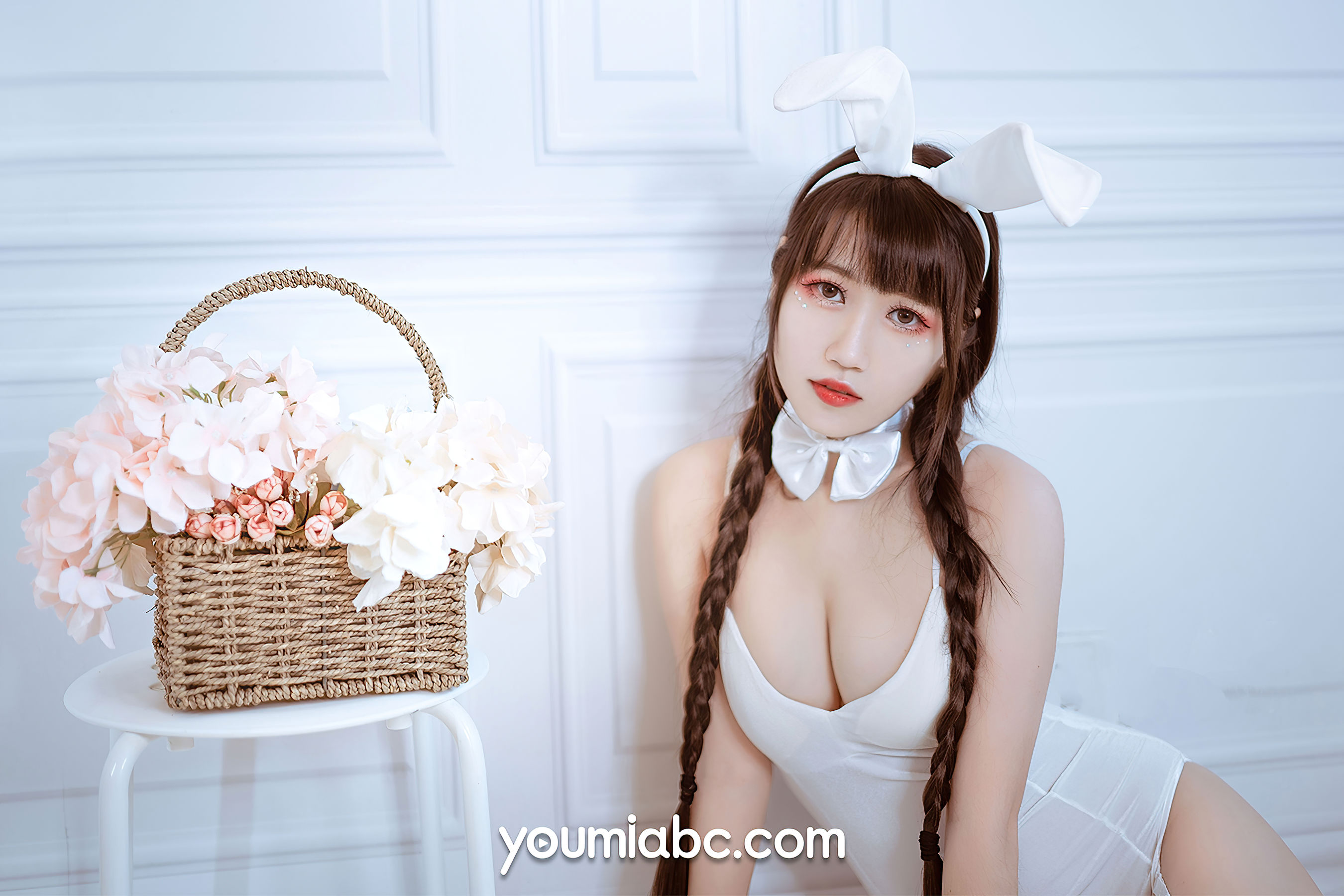 [尤蜜YouMiabc]  呆猫 白兔侍女/(26P)