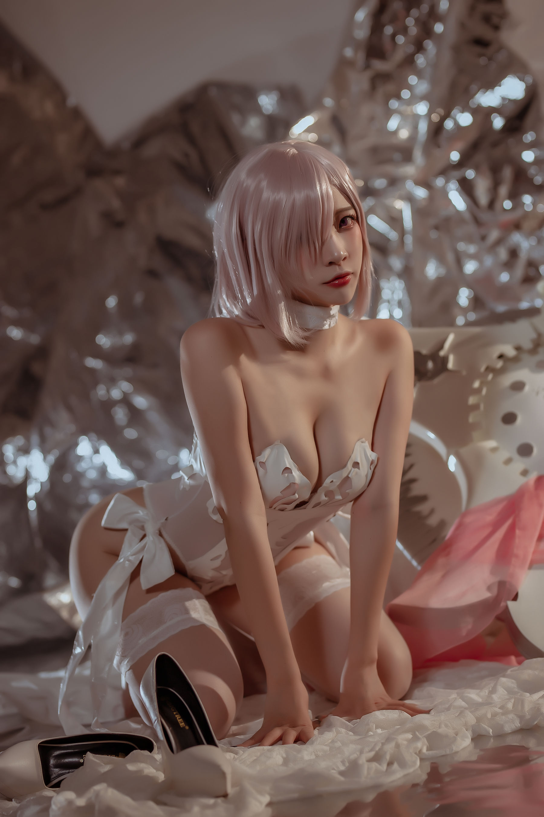 [福利COS] 人气Coser二佐Nisa - fate玛修婚纱/(40P)