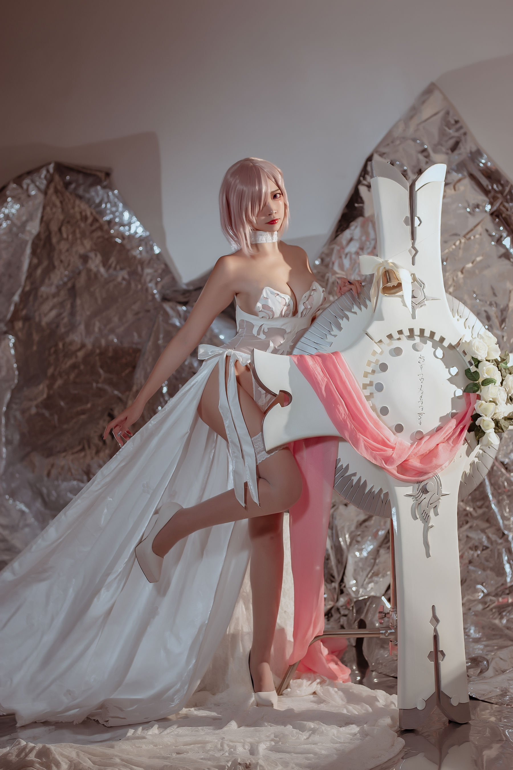 [福利COS] 人气Coser二佐Nisa - fate玛修婚纱/(40P)