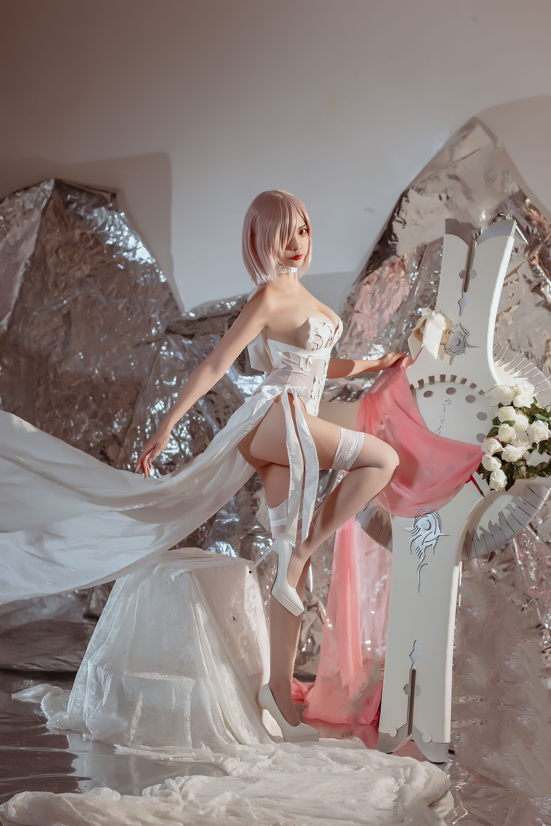 [福利COS] 人气Coser二佐Nisa - fate玛修婚纱/(40P)