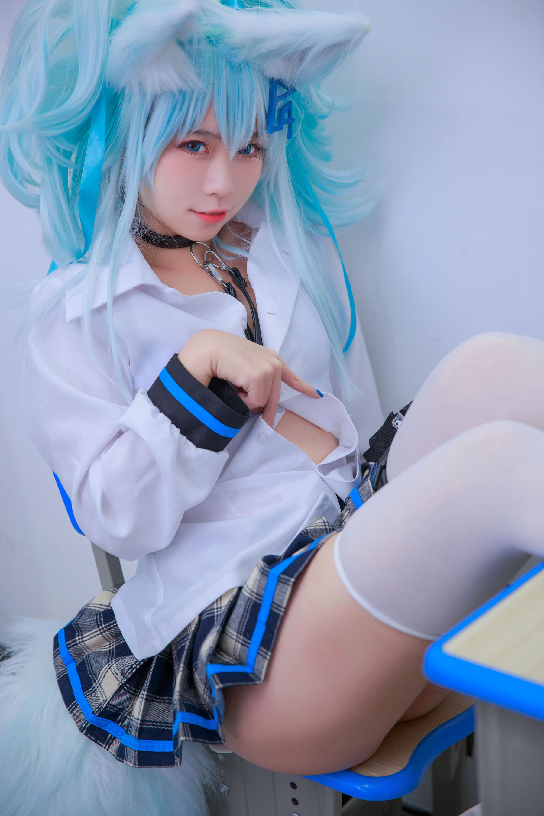 [福利COS] 动漫博主G44不会受伤 - 少女前线 PA15校服/(33P)