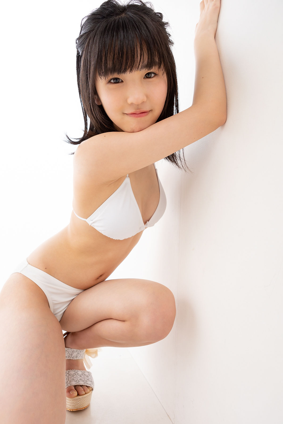 [Minisuka.tv] Ami Manabe 眞辺あみ - Fresh-idol Gallery 64/(40P)