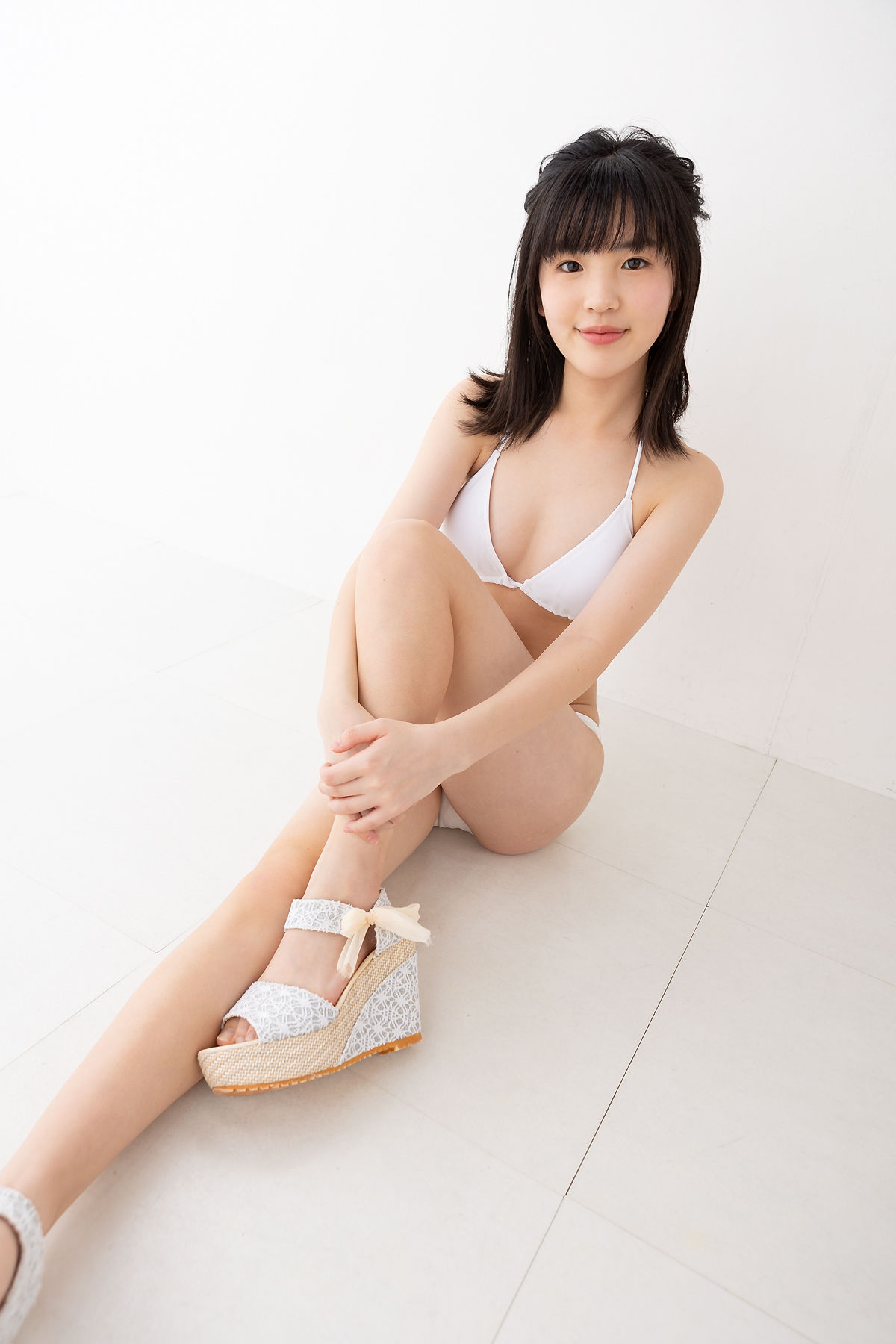 [Minisuka.tv] Ami Manabe 眞辺あみ - Fresh-idol Gallery 64/(40P)