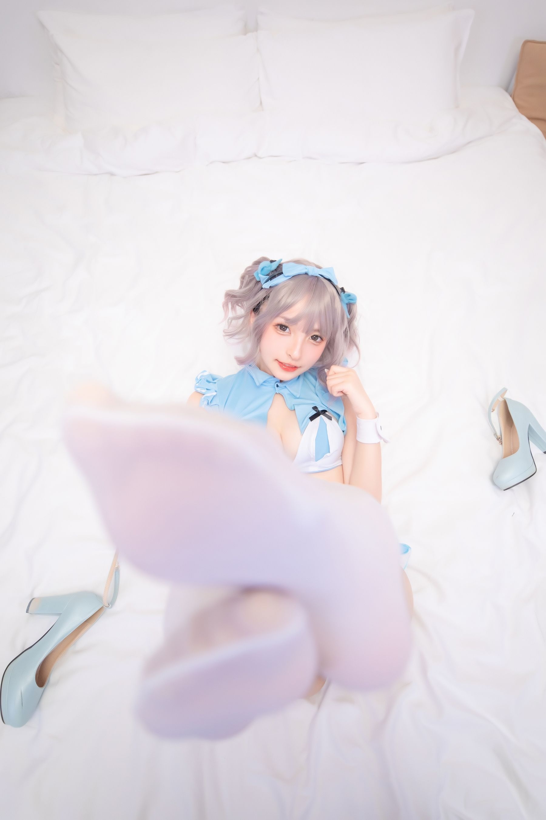 [福利COS] 神楽坂真冬 蓝调女仆/(75P)