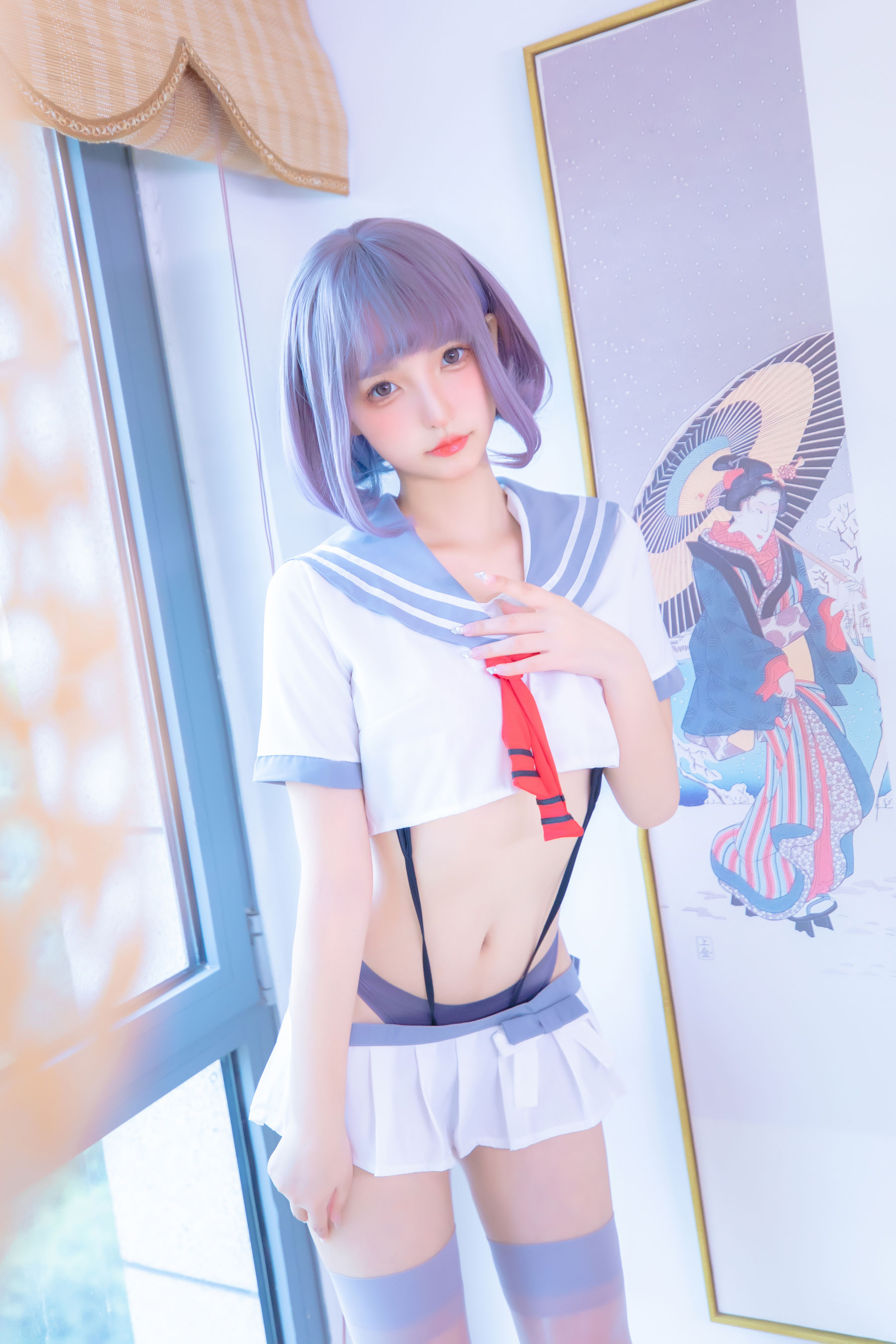 [福利COS] 神楽坂真冬 灰丝吊带JK/(75P)