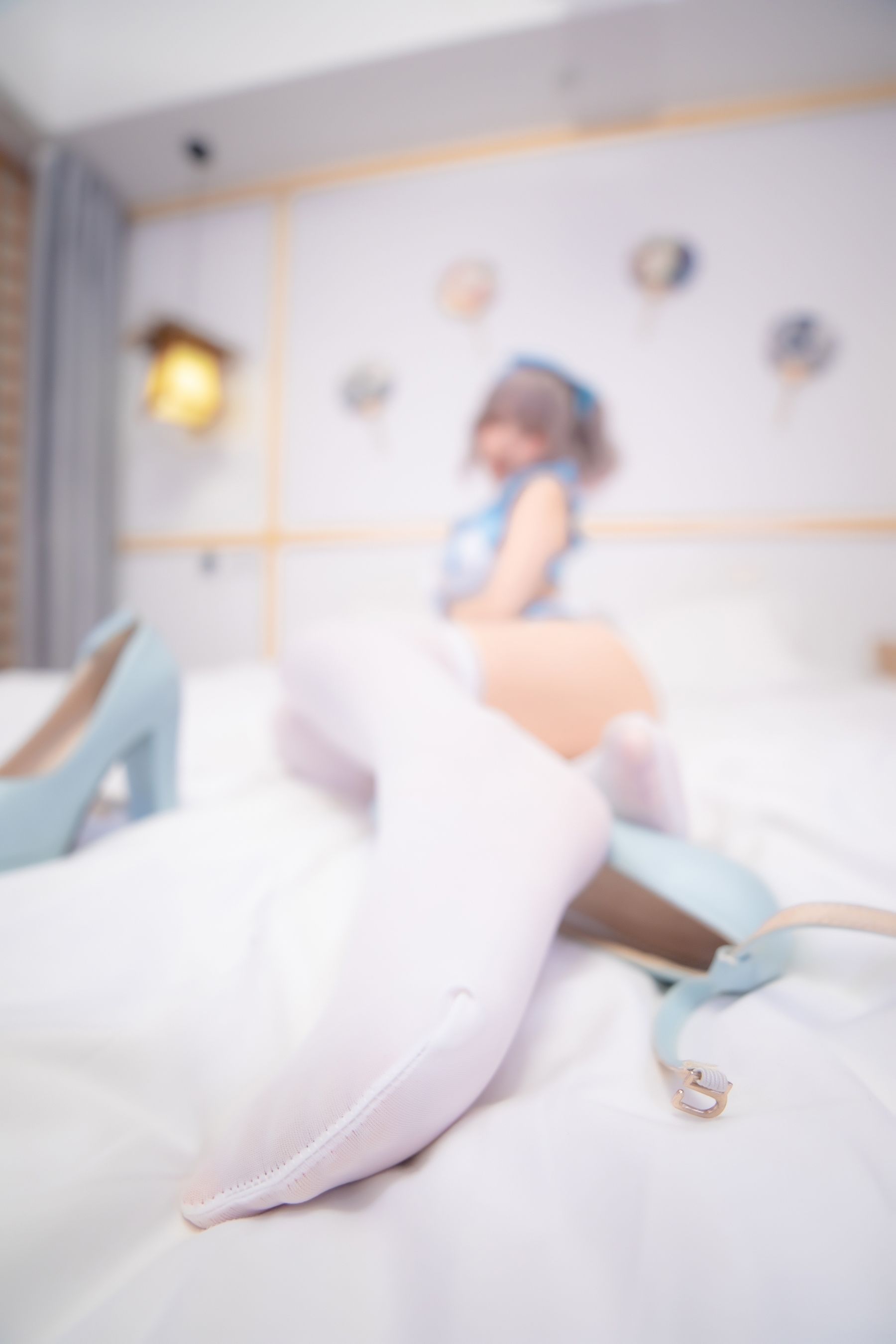 [福利COS] 神楽坂真冬 蓝调女仆/(75P)