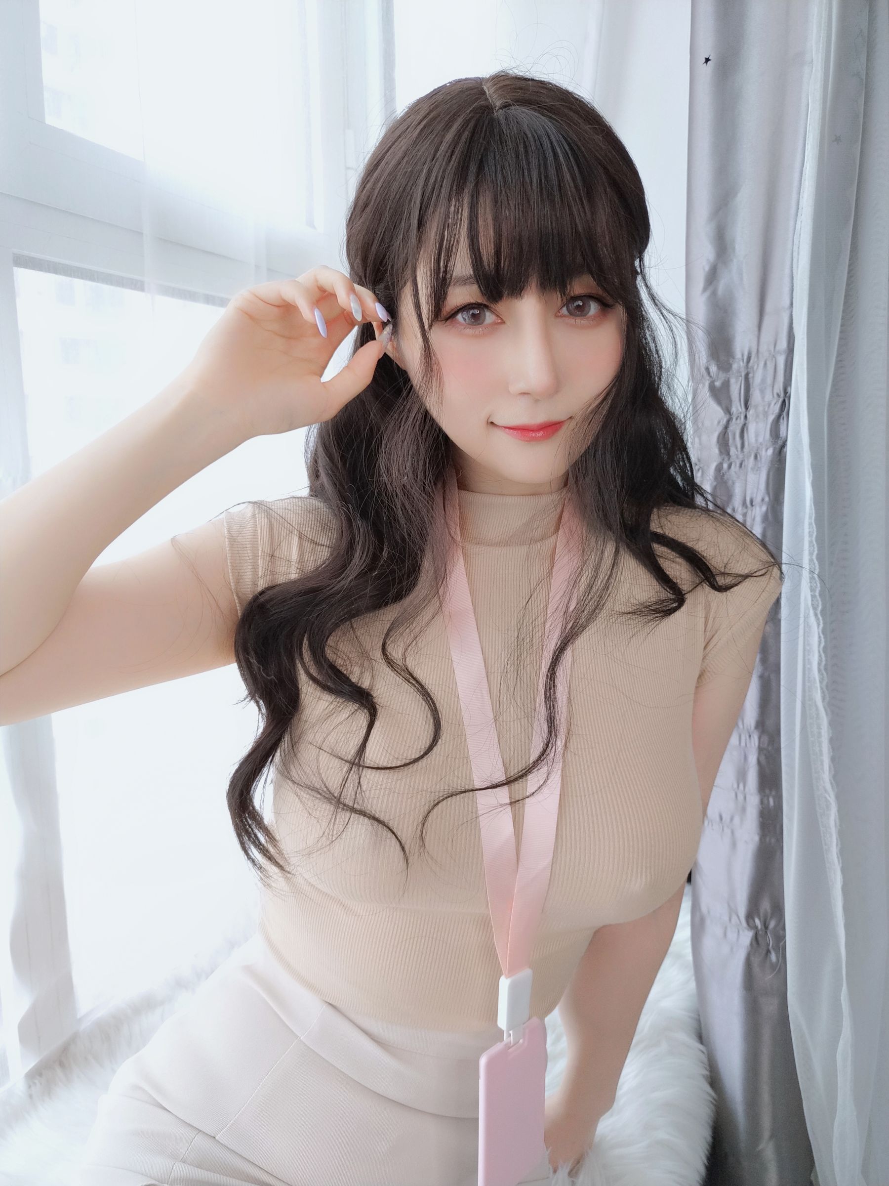 [福利COS] Coser小姐姐白银 - 水を飲みますか、先輩/(22P)