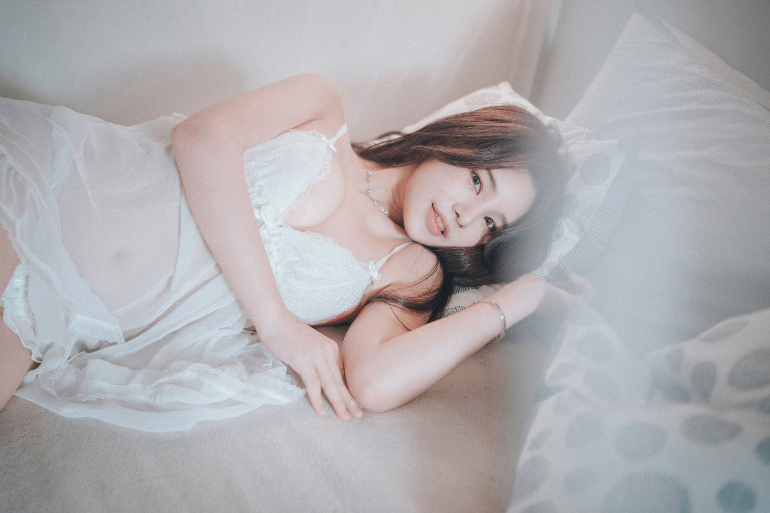 [DJAWA] ZZYuri - Alluring White/(44P)