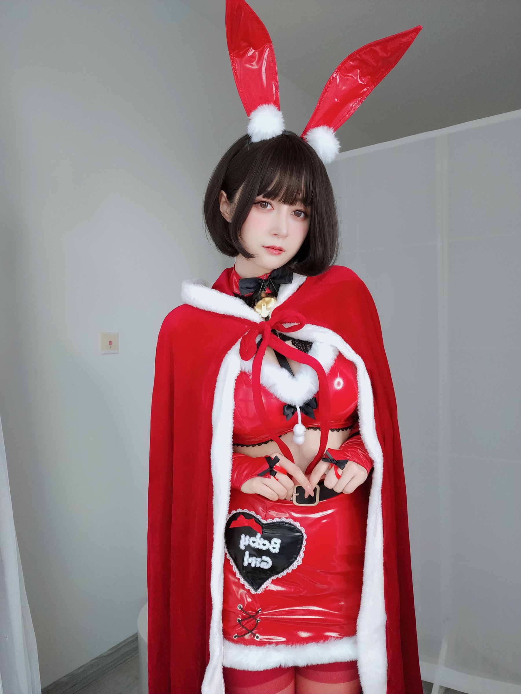 [网红COS] Coser小姐姐白银 - Merry Christmas/(24P)