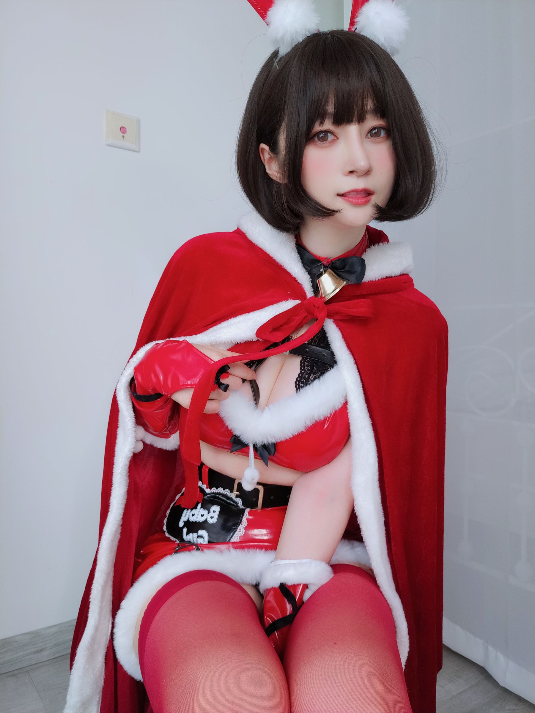 [网红COS] Coser小姐姐白银 - Merry Christmas/(24P)